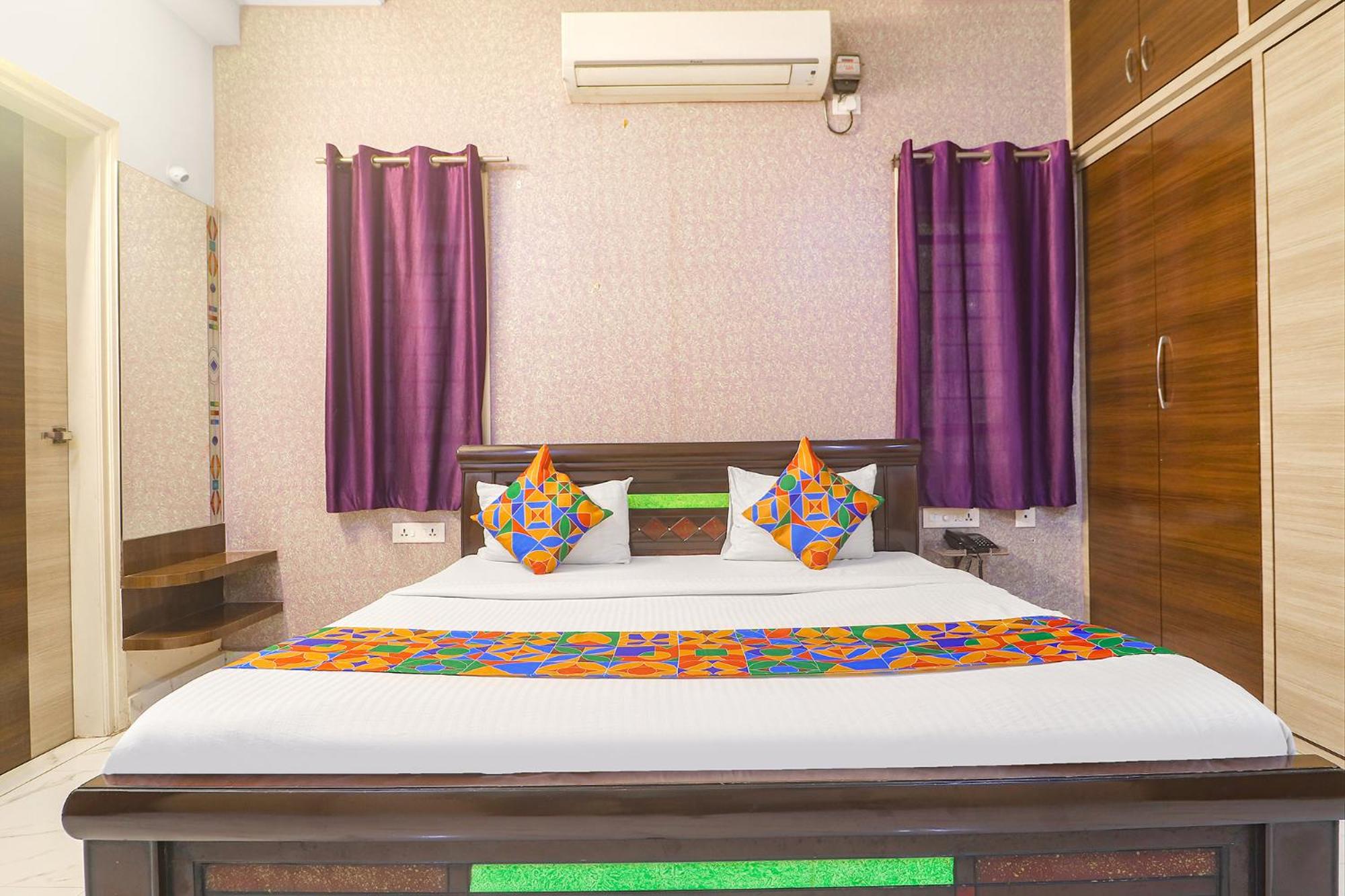 Deluxe Room - Photo 2