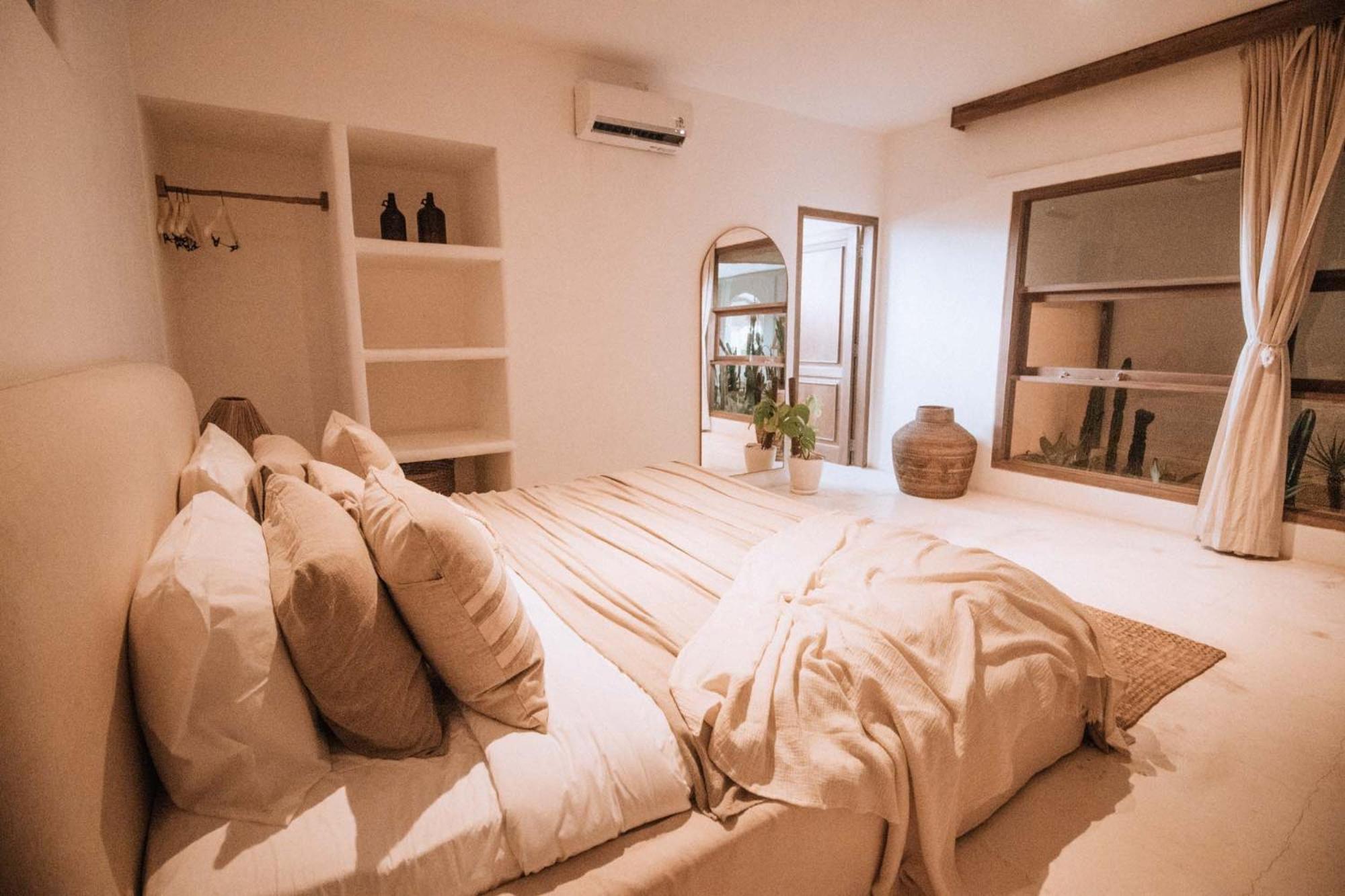 Deluxe King Room - Photo 4