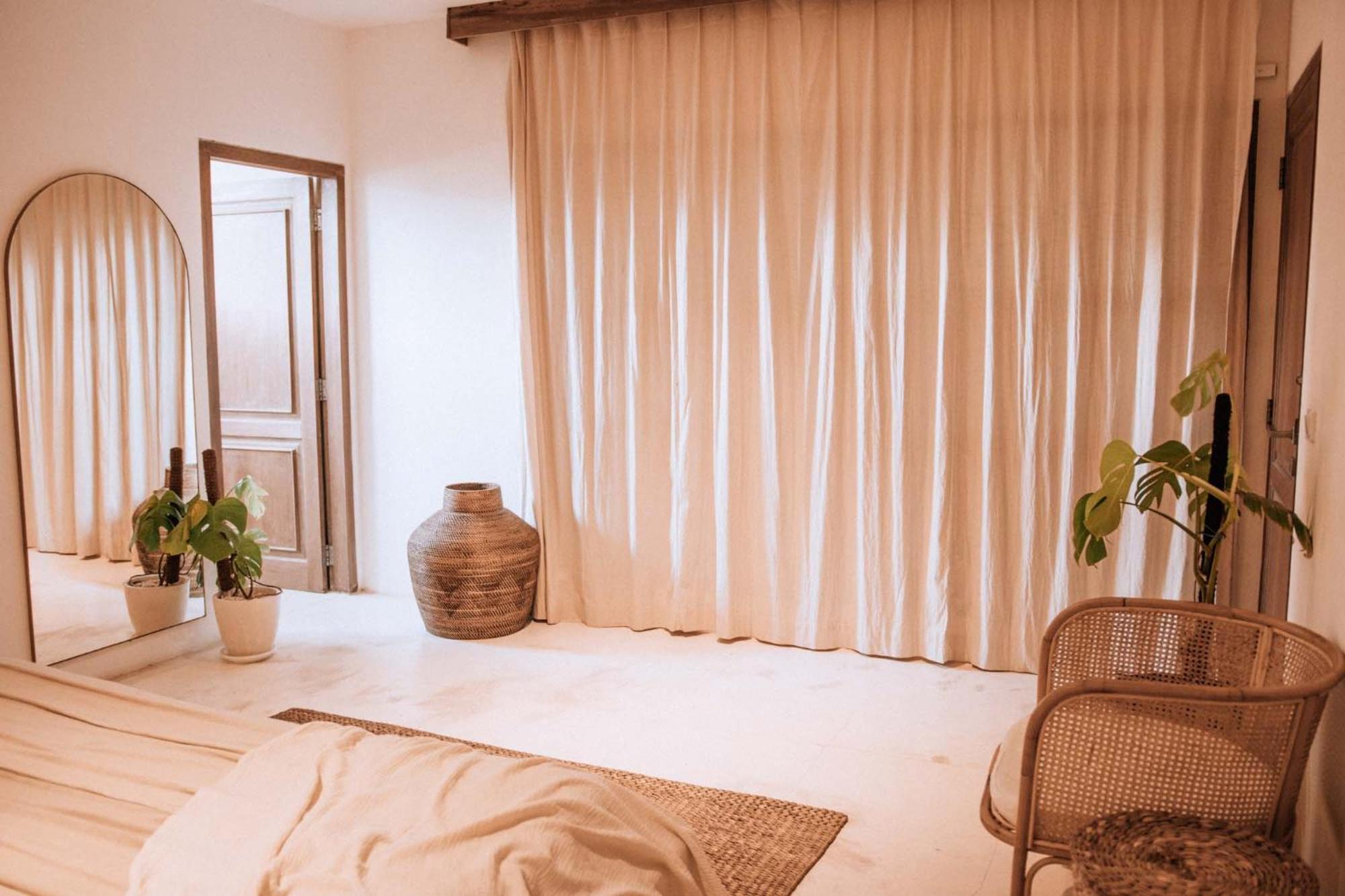 Deluxe King Room - Photo 3