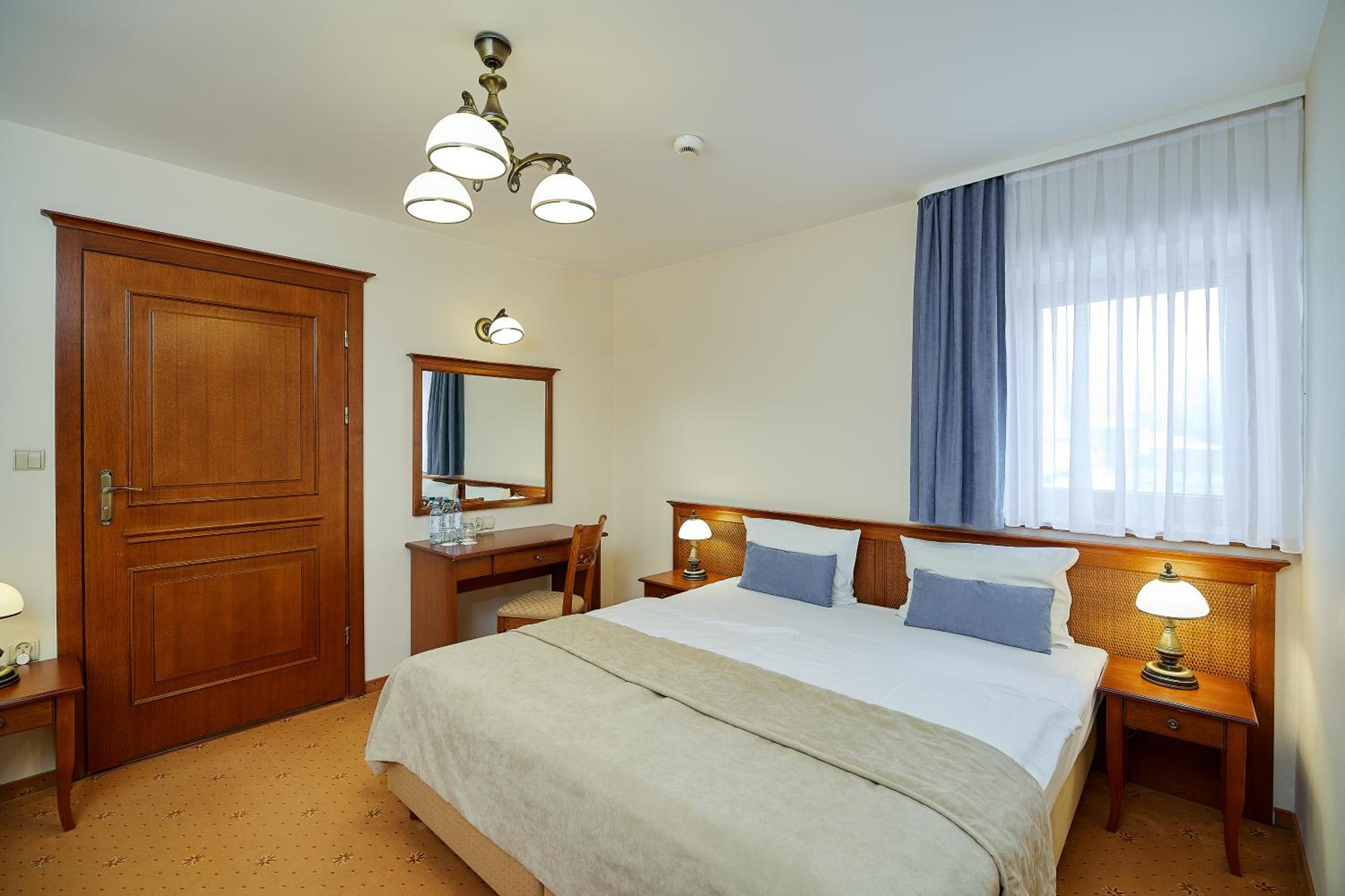 Studio Apartment (3 Adults)