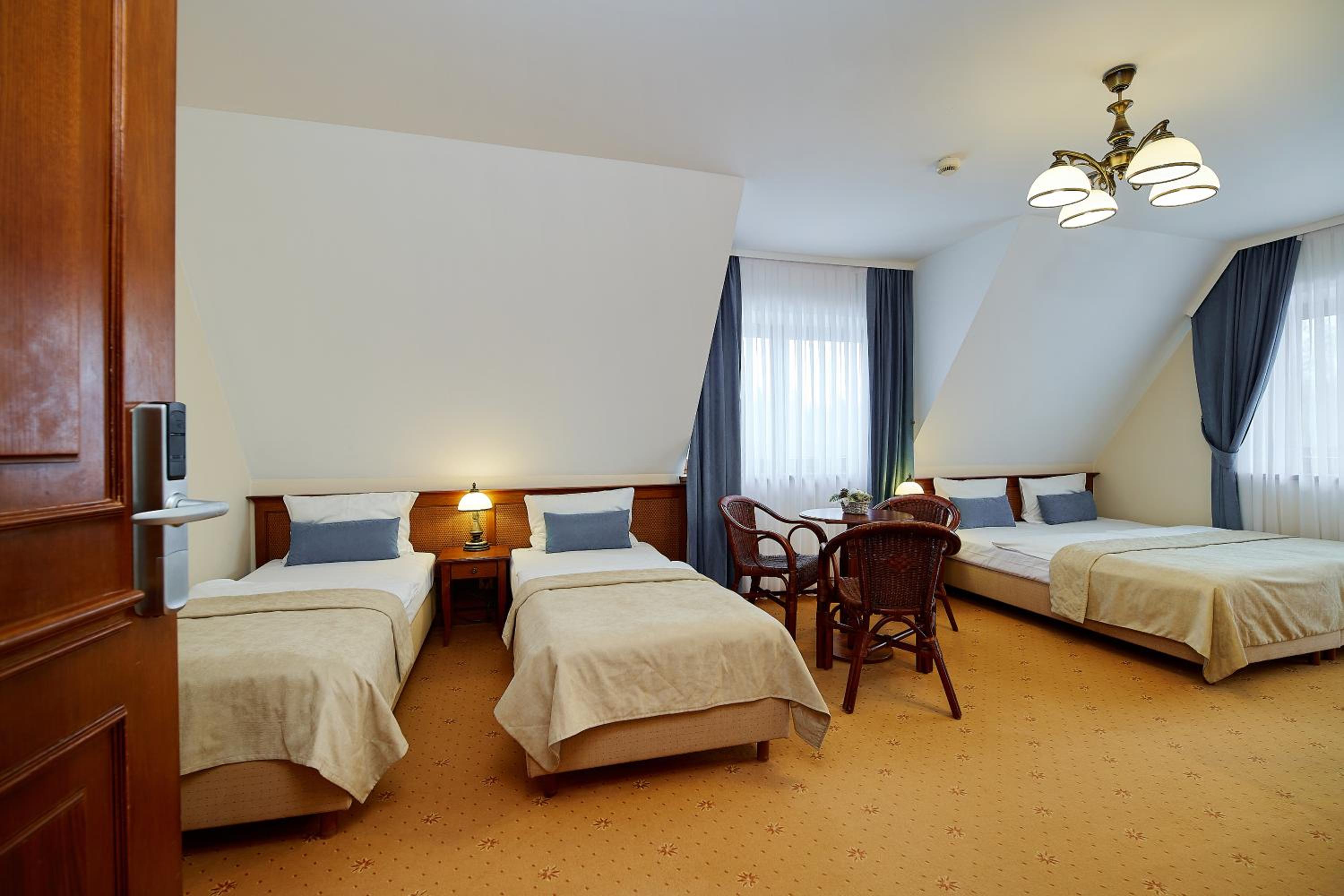 Standard Quadruple Room - Photo 4