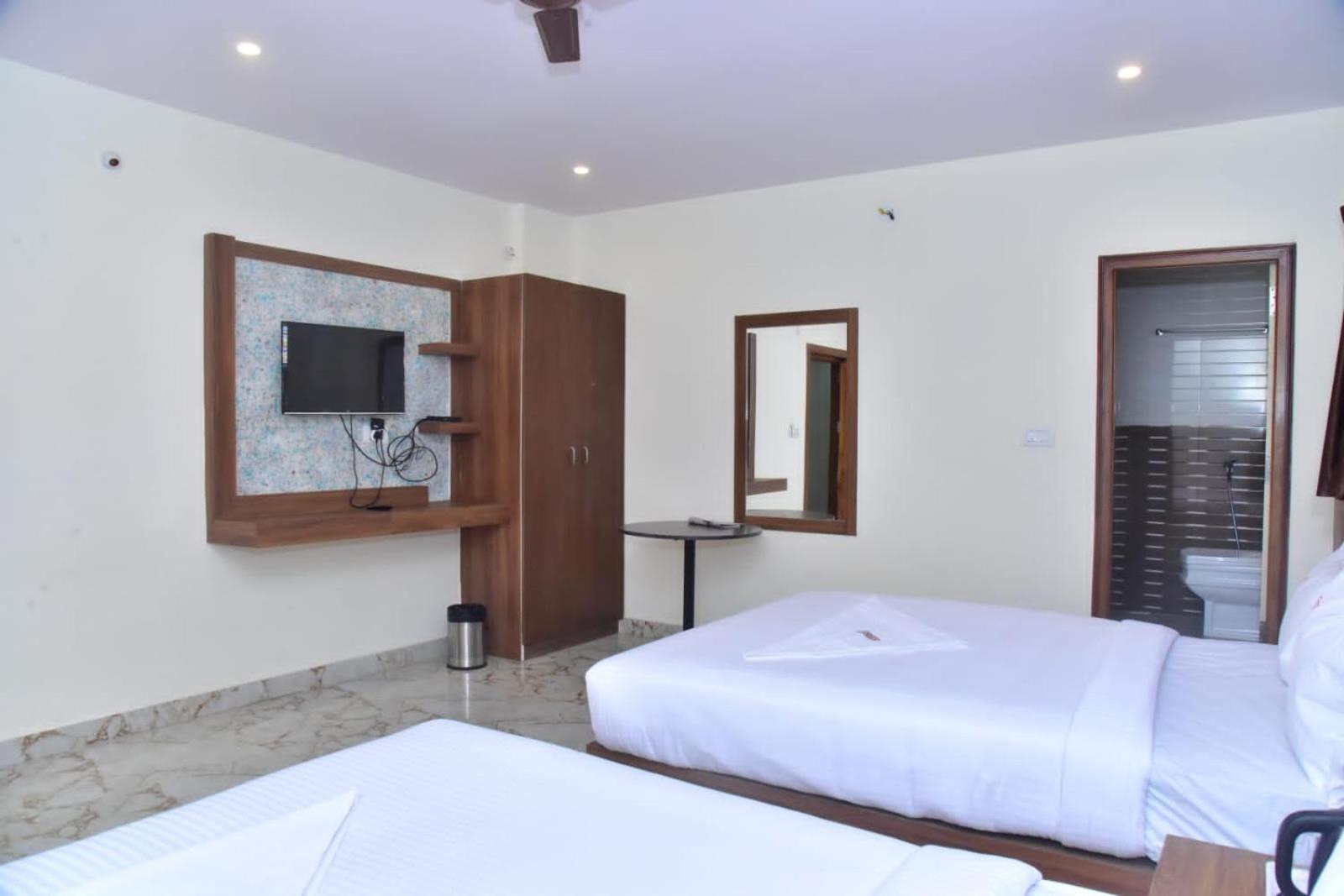 Deluxe Family Room - Photo 1