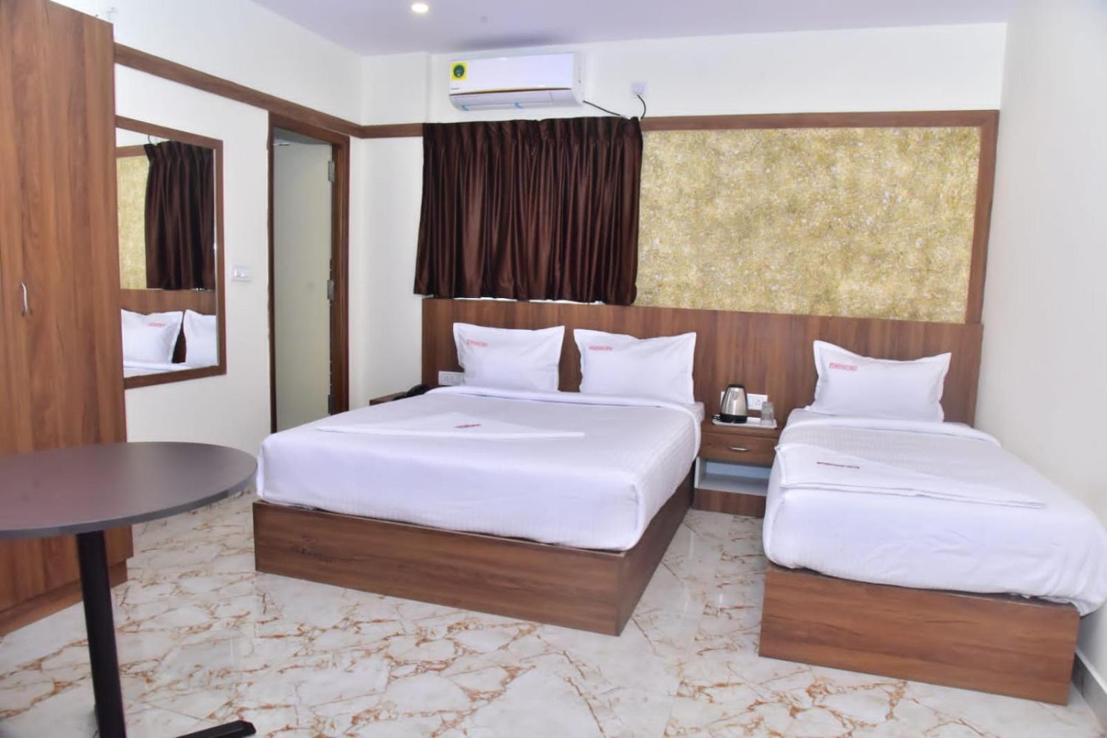 Deluxe Triple Room - Photo 1