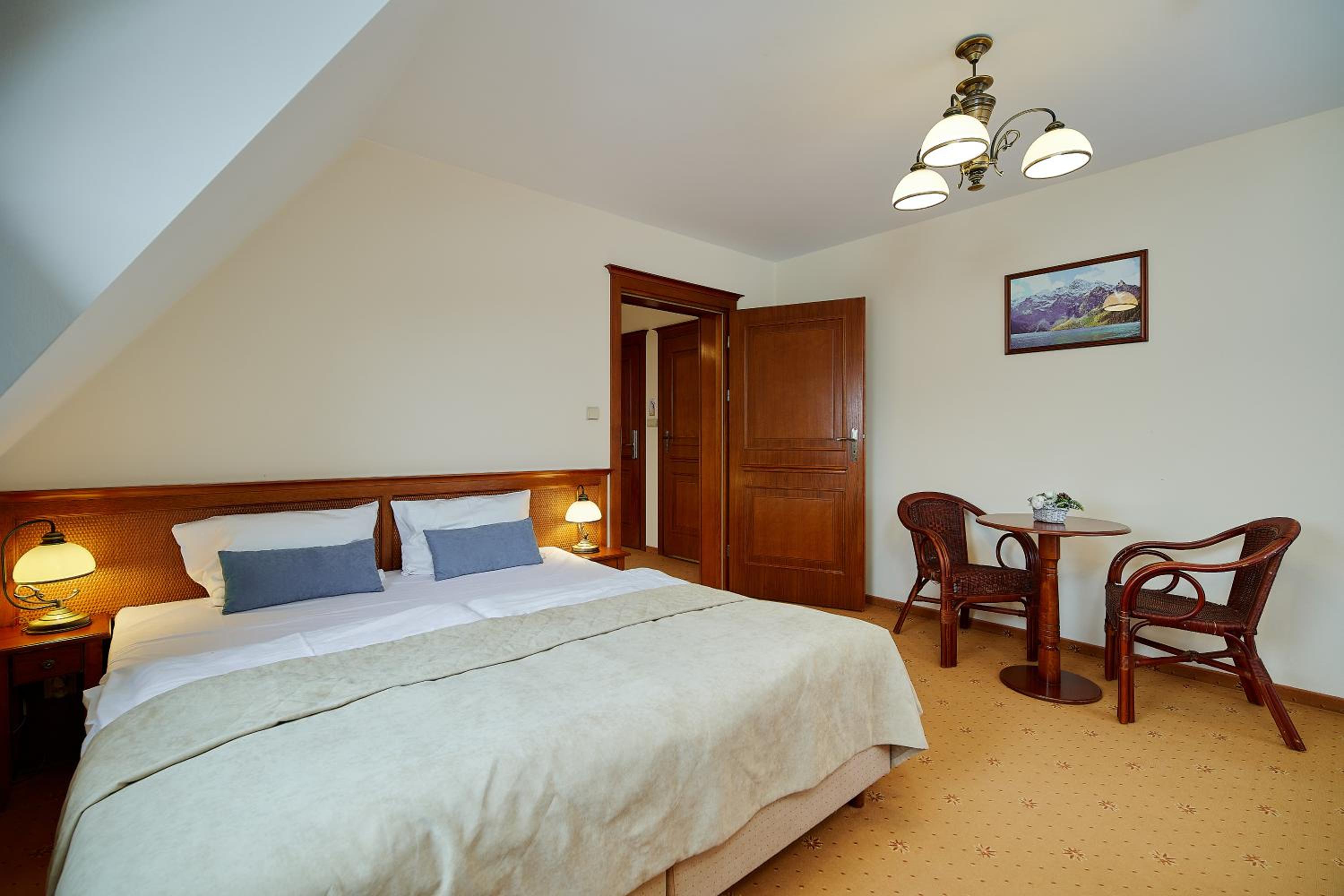 Studio (2 Adults + 2 Children)