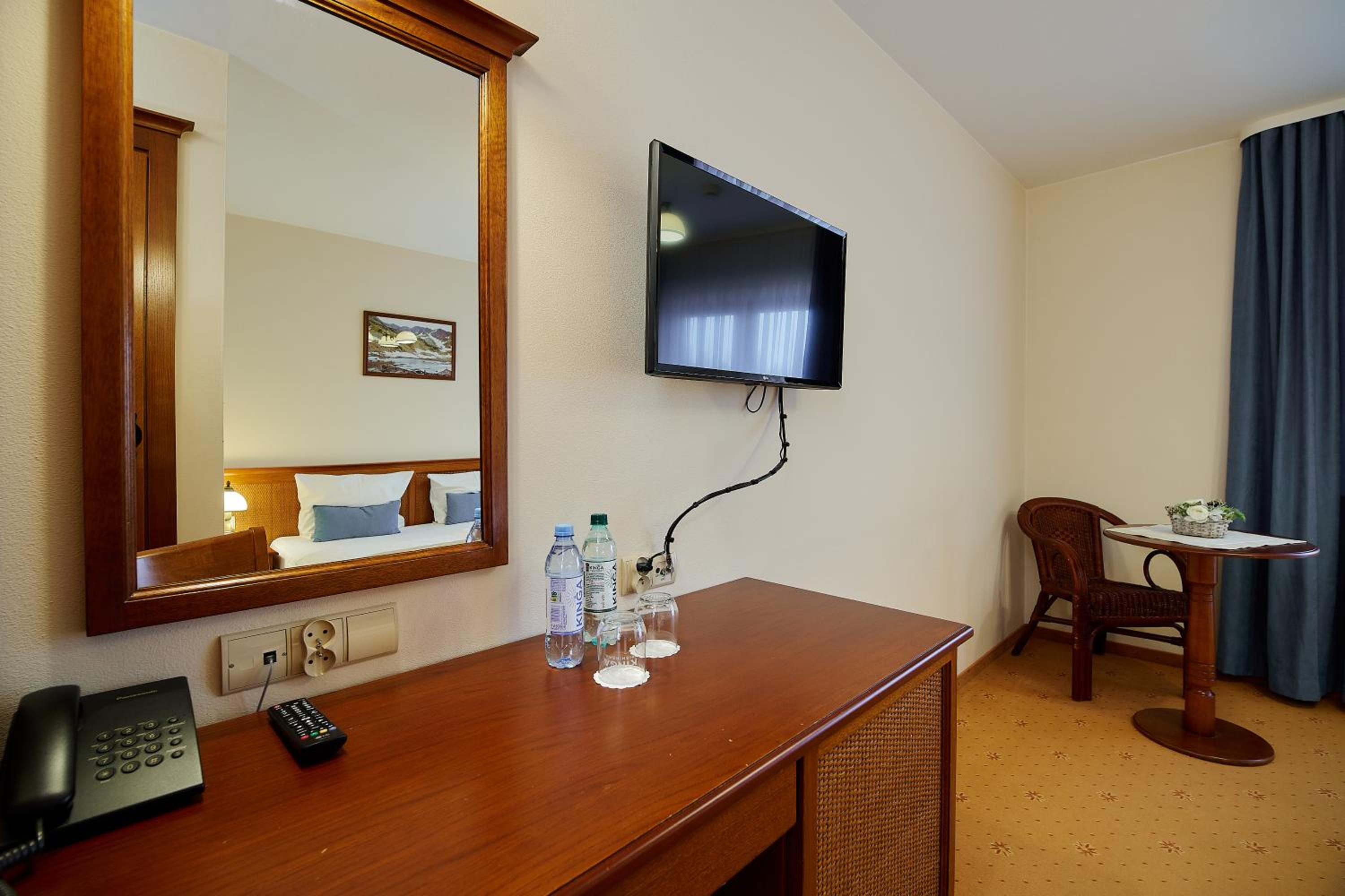 Standard Twin or Double Room - Photo 3