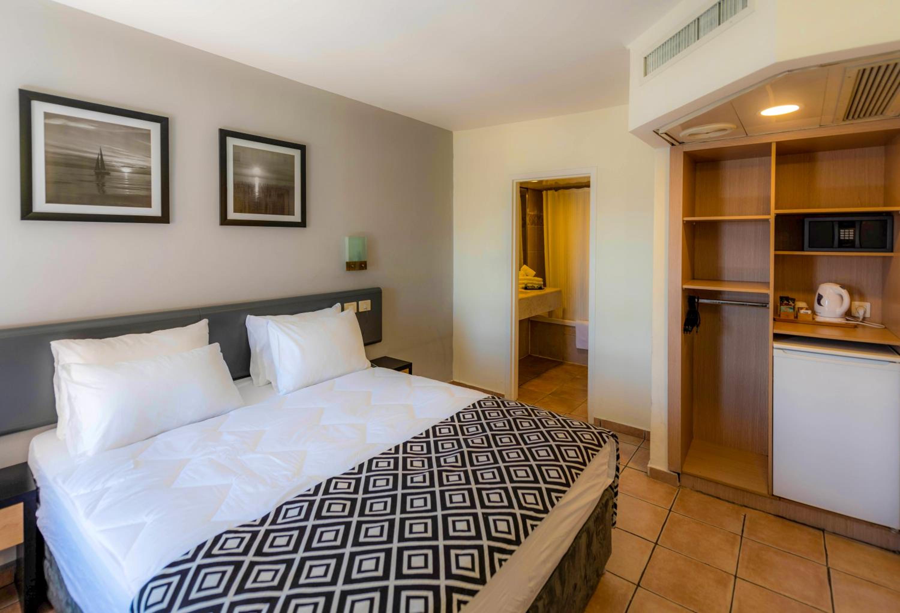 Comfort specious room photo 2