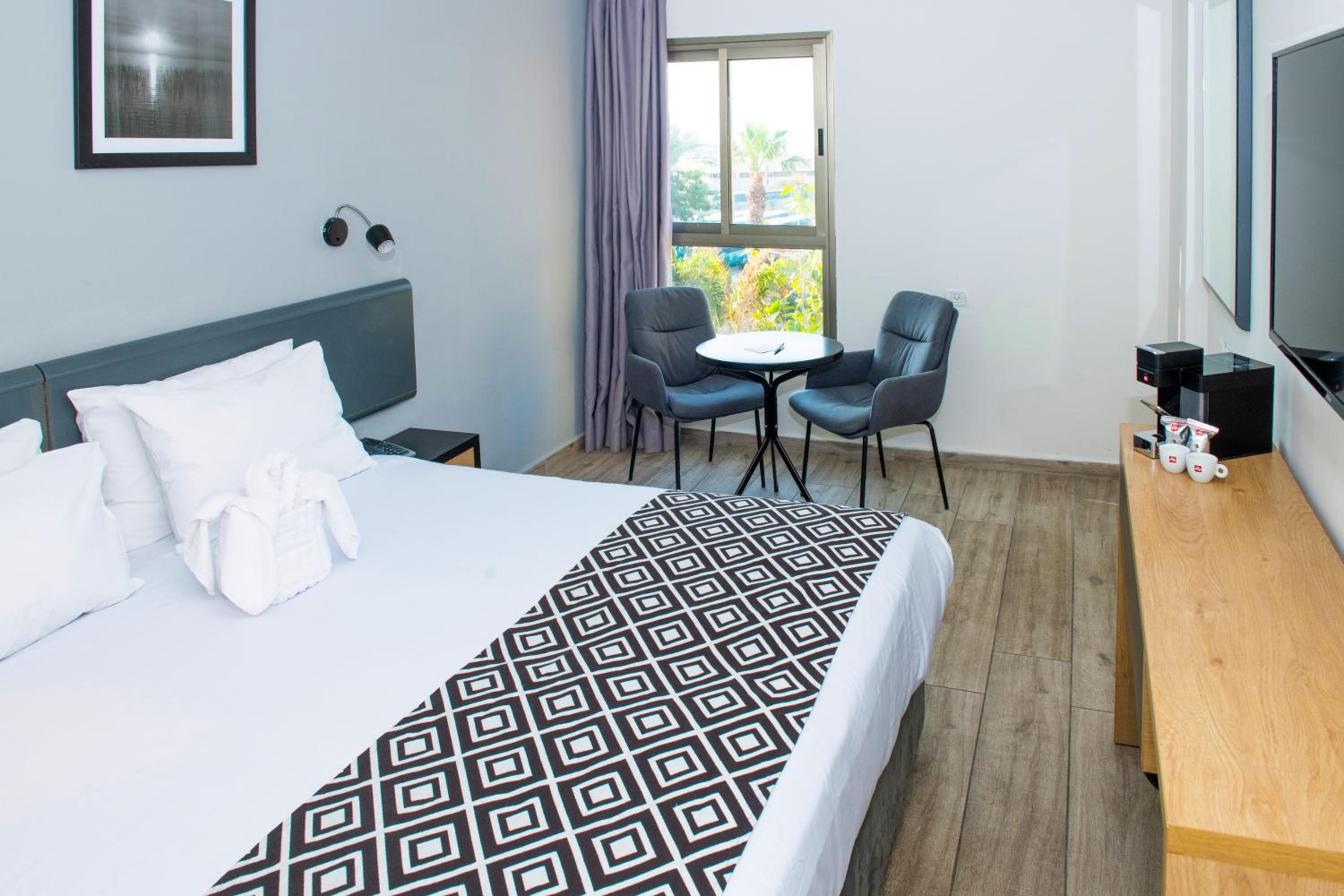 Premium Room with Pool View & Spa Entrance photo 2