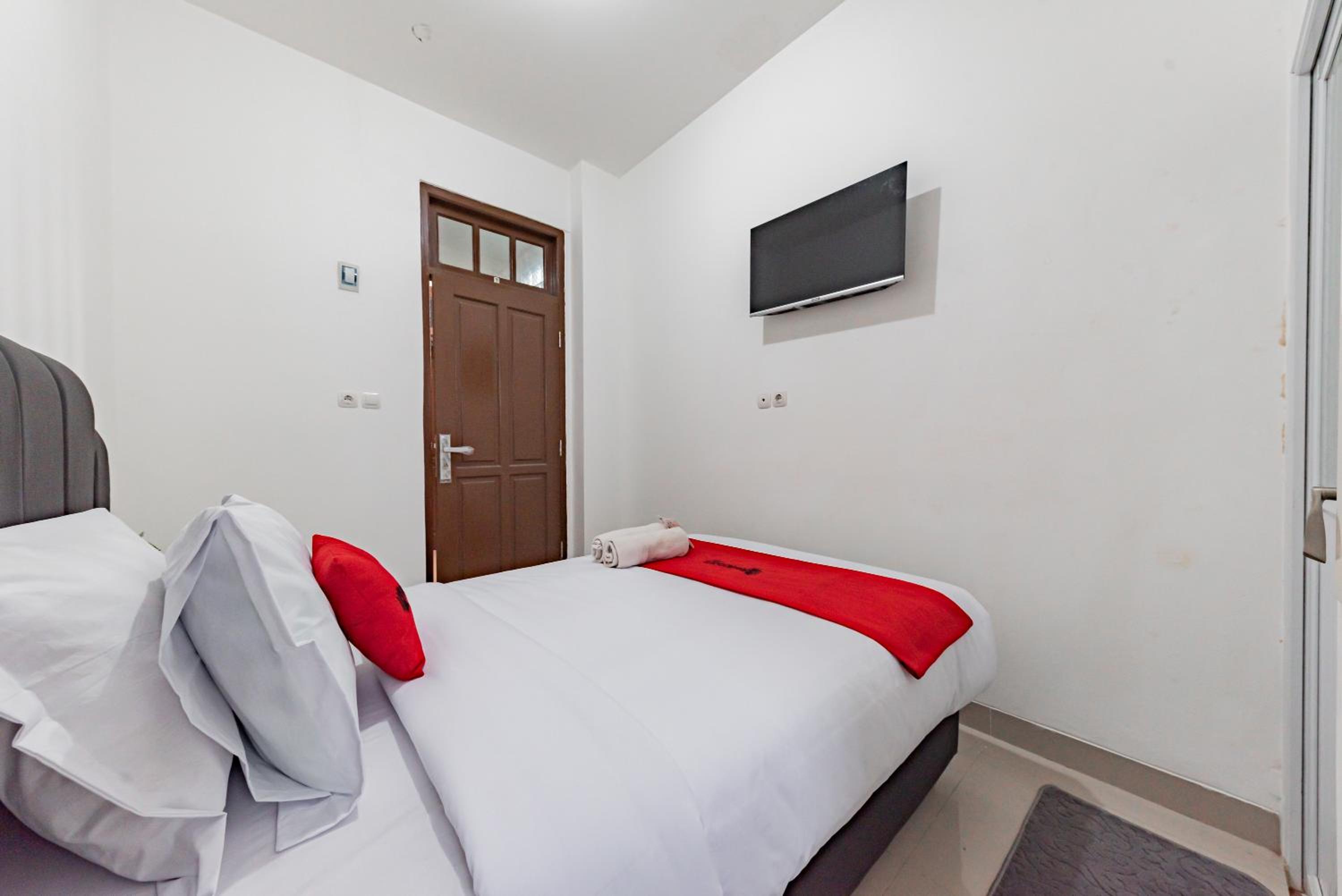 Single Room - Photo 1