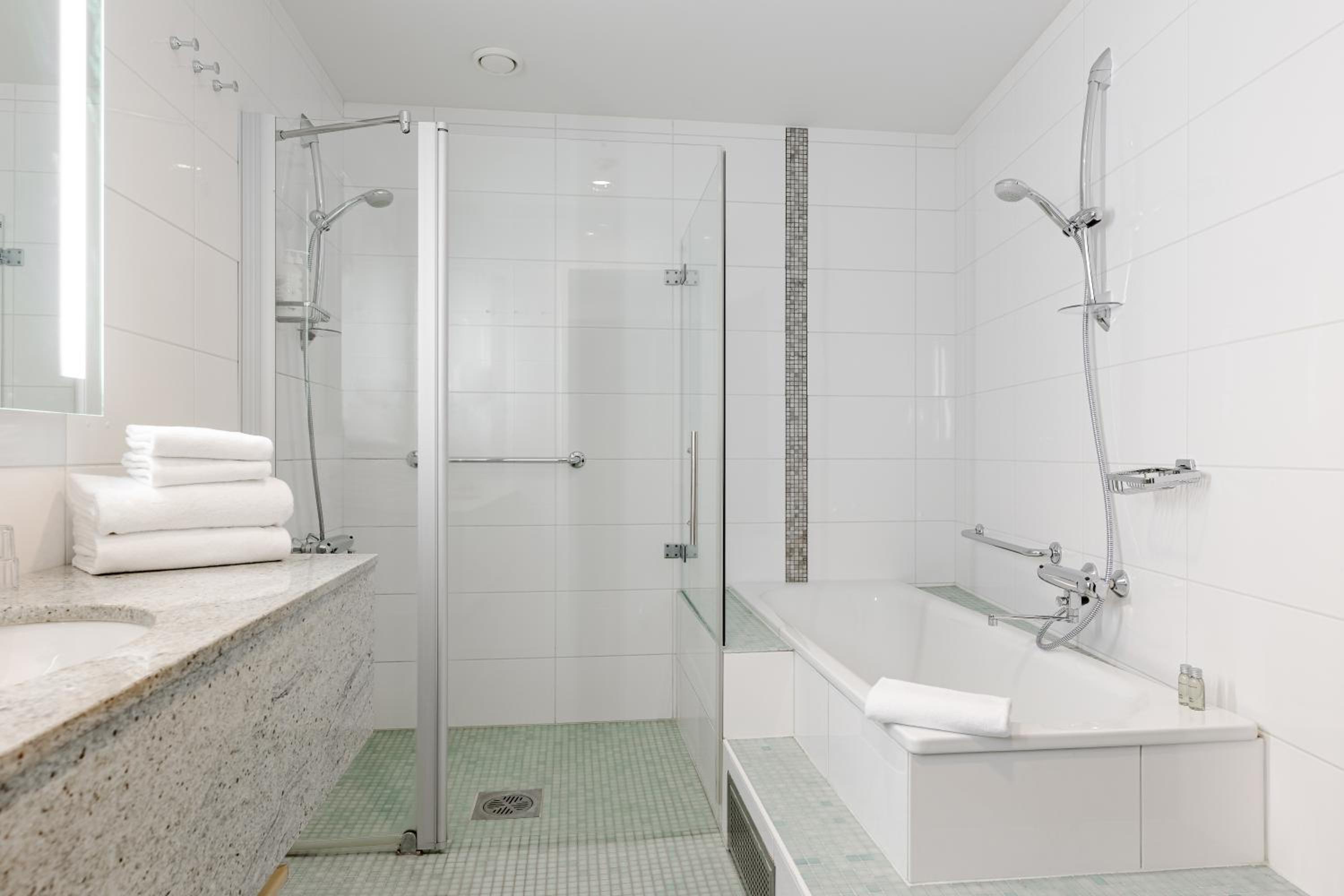 Family Junior Suite - Photo 7