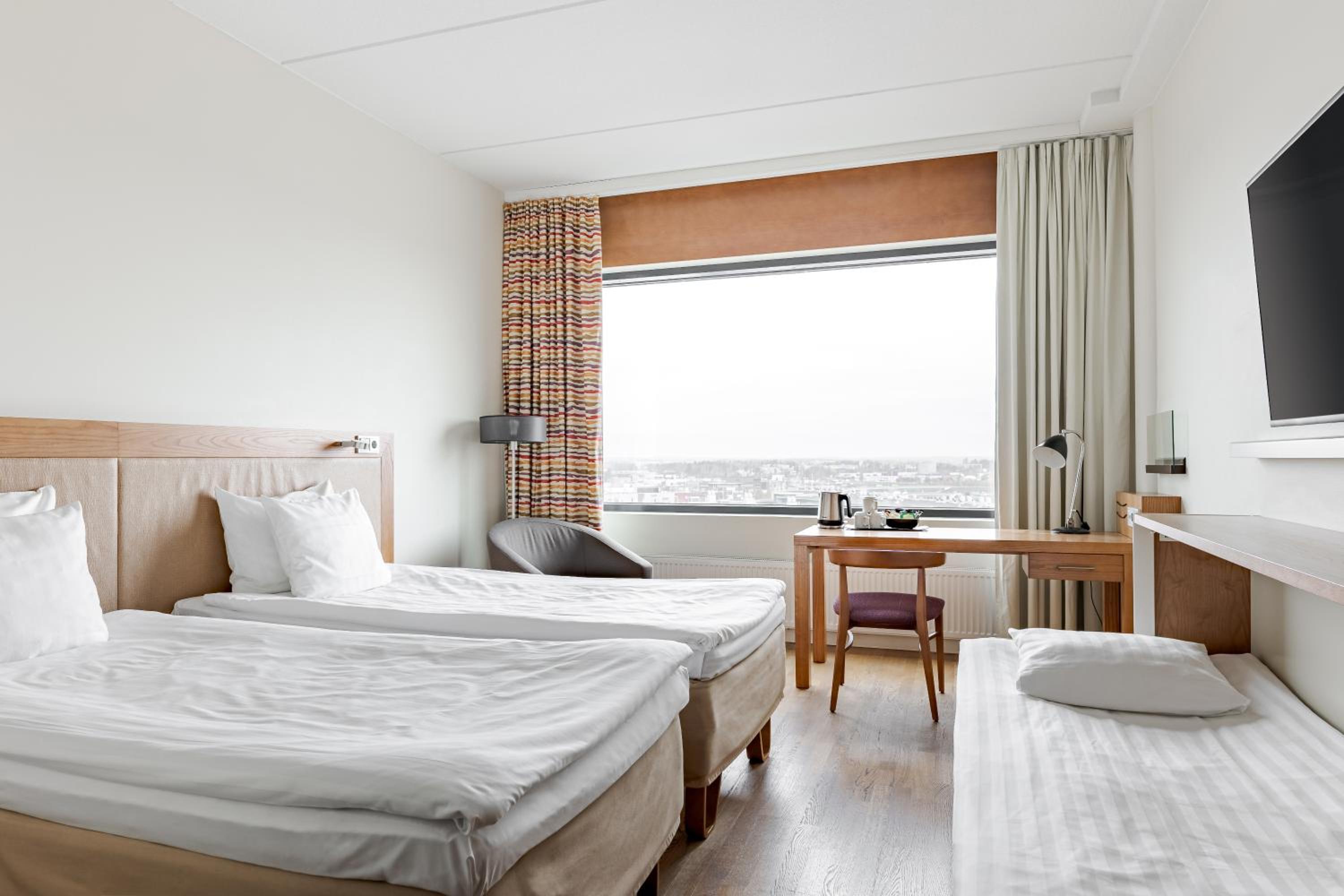Standard Twin Tower - extra bed possibility - Photo 1