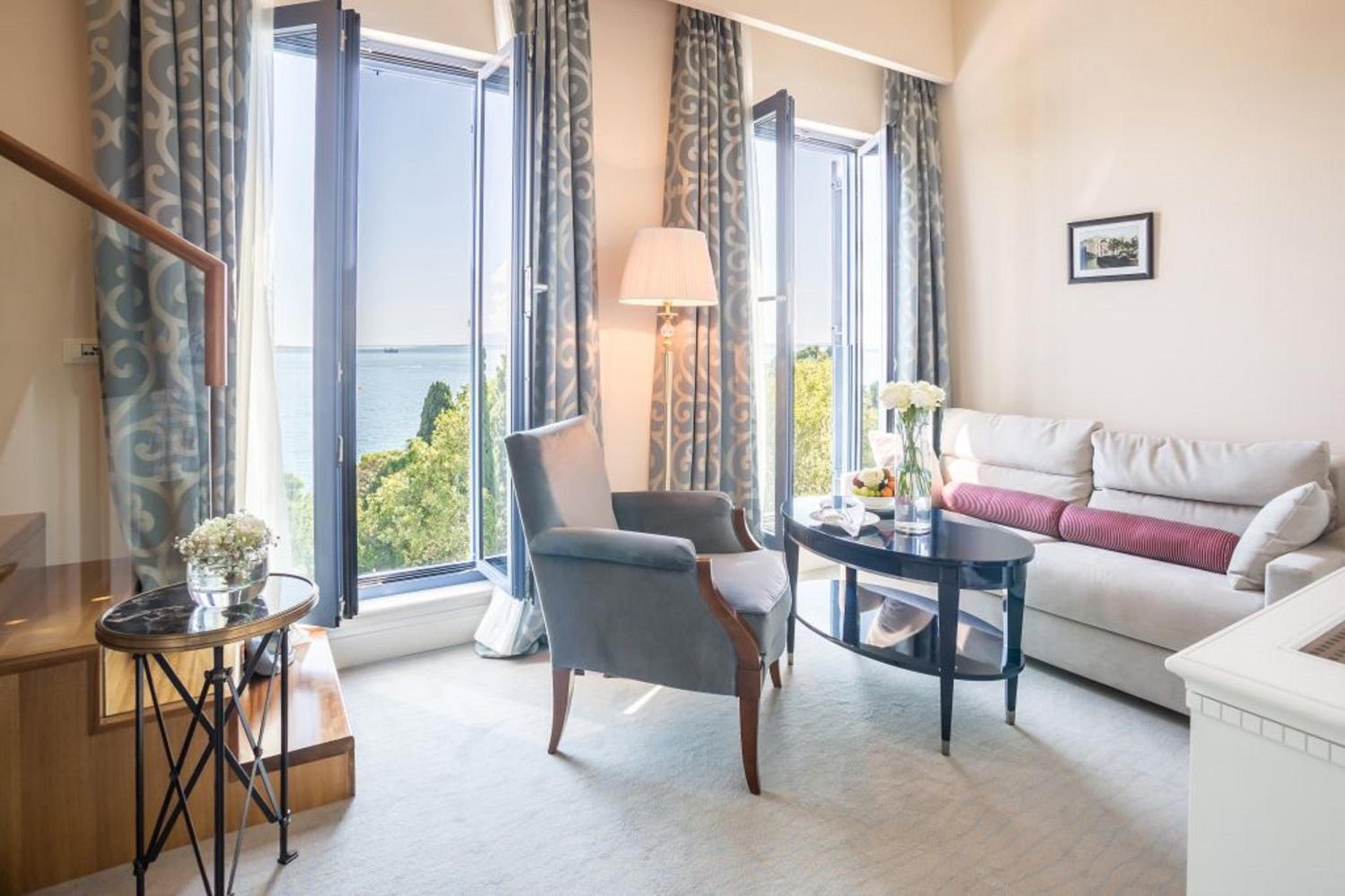 Deluxe Double Room with Sea View - Photo 6