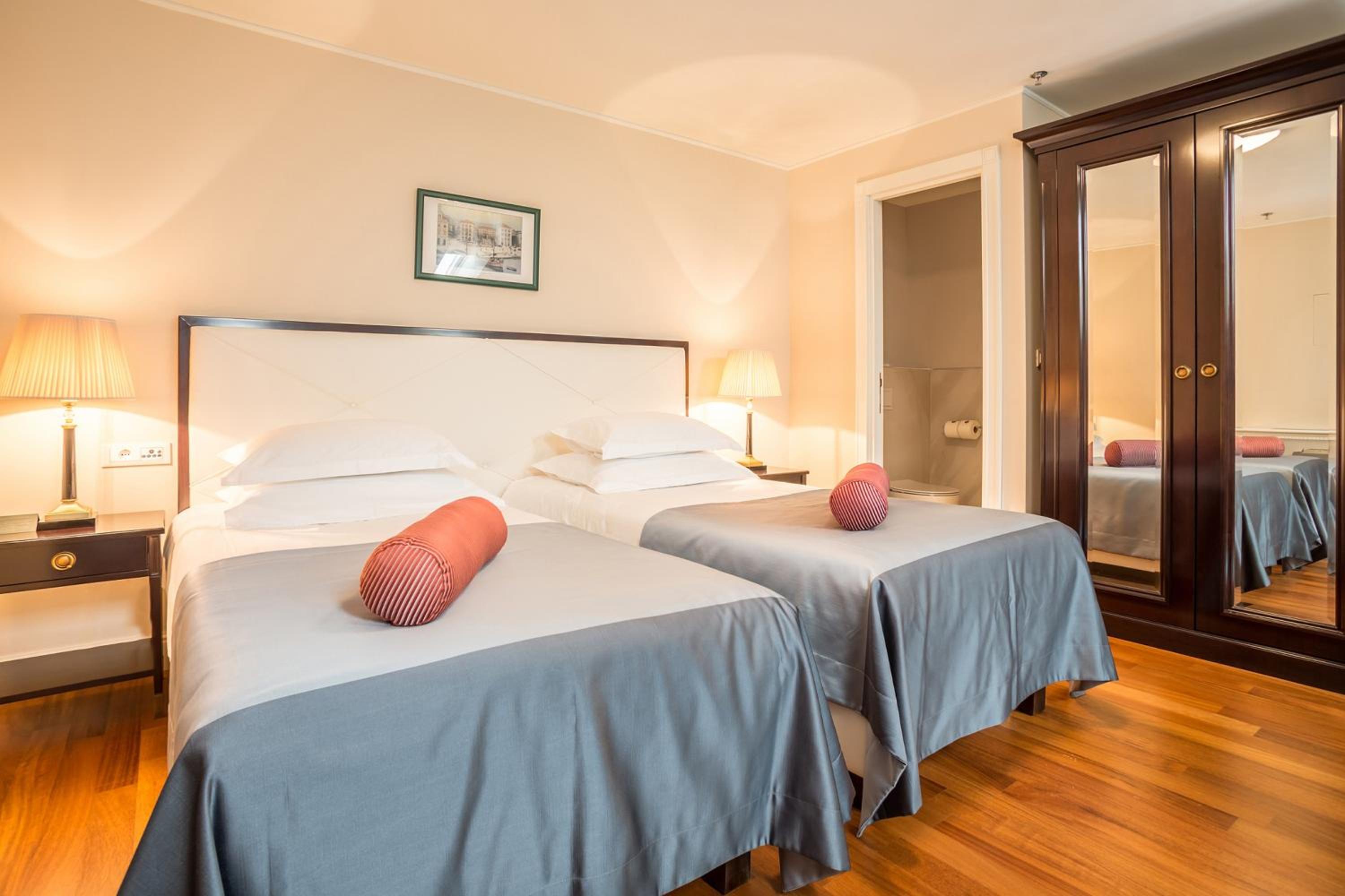 Deluxe Double Room with Sea View - Photo 7