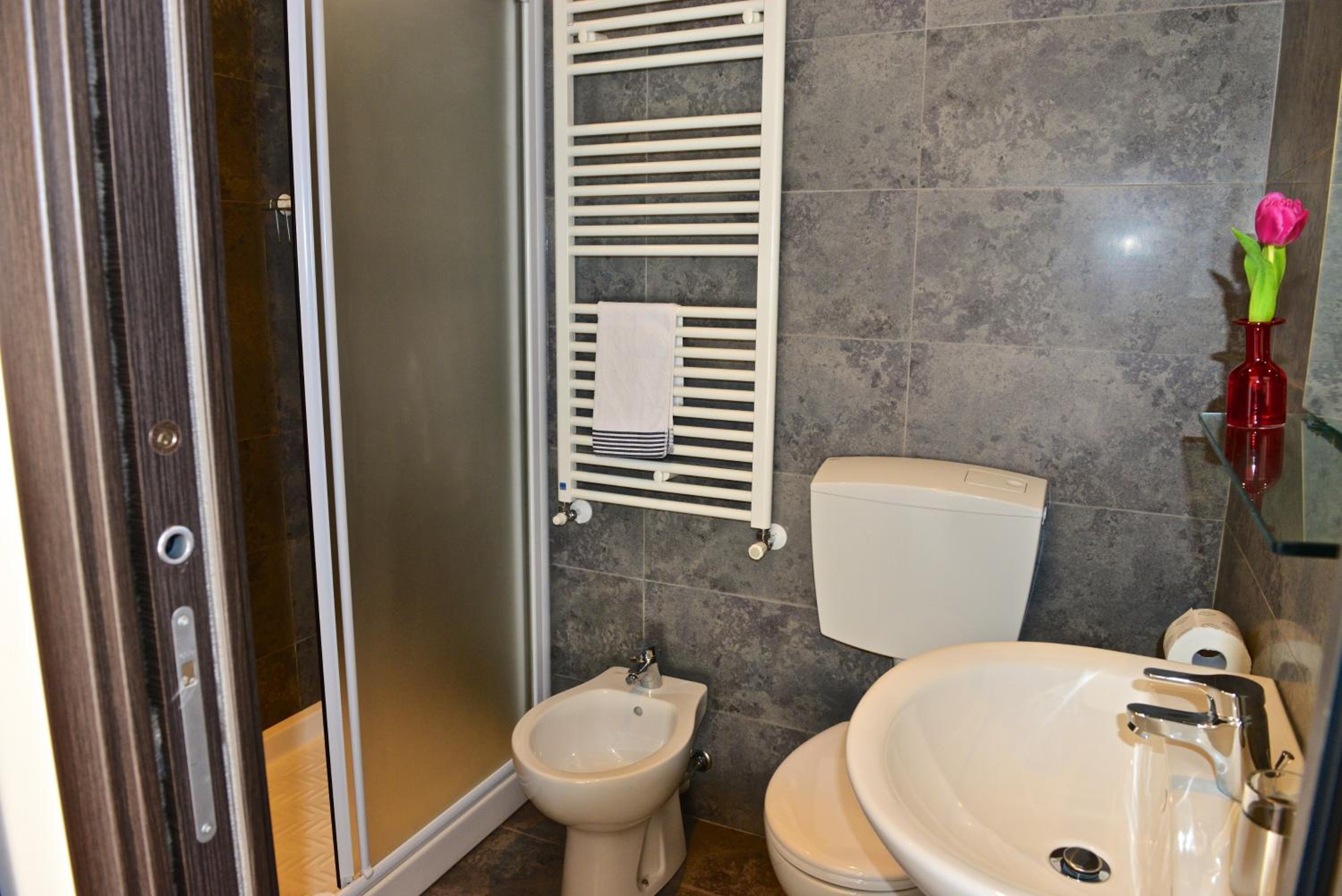 Double Room with Balcony and Sea View - Photo 3