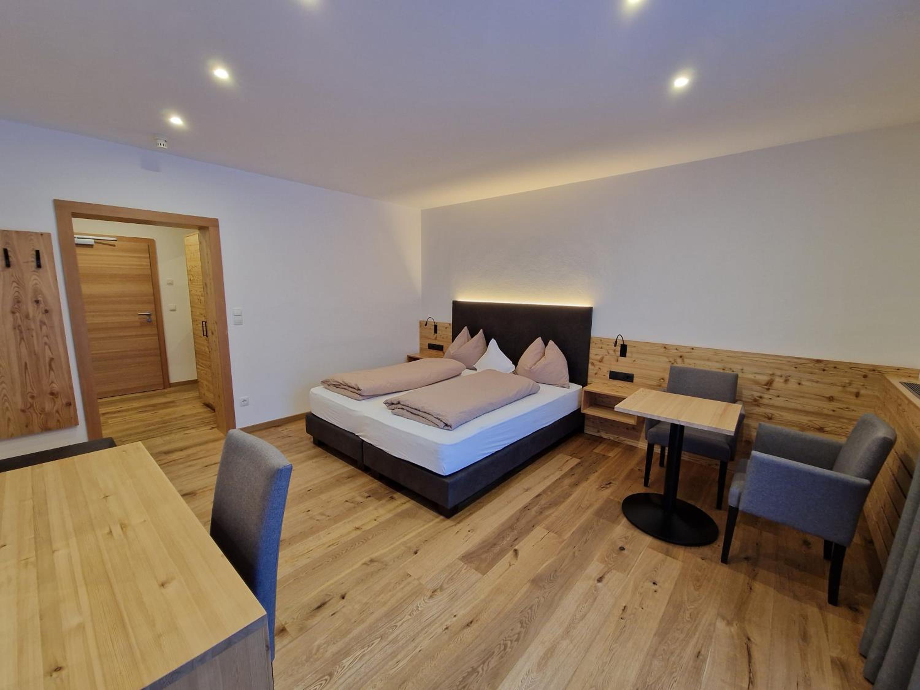 Double Room - Photo 26