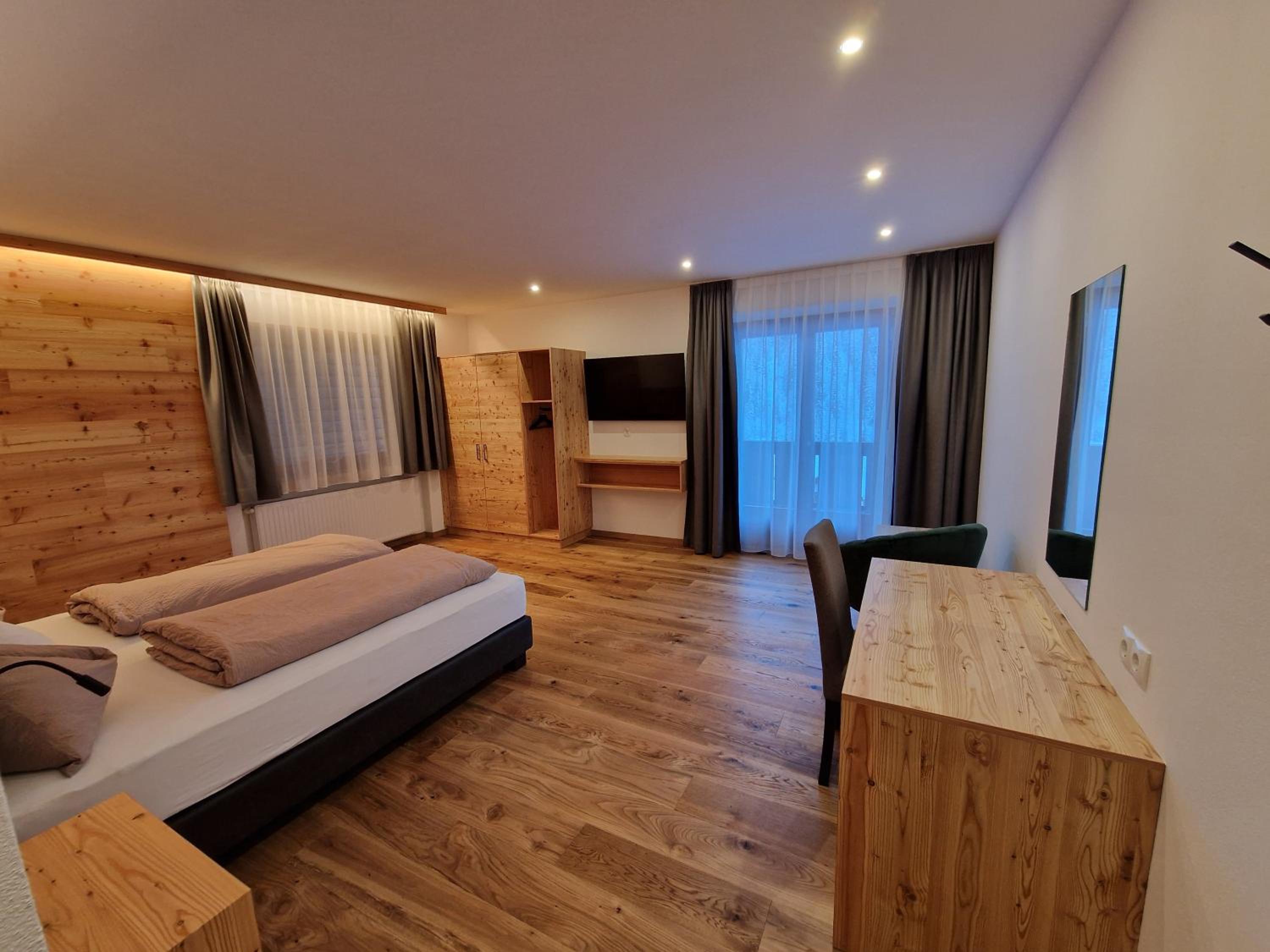 Double Room - Photo 5