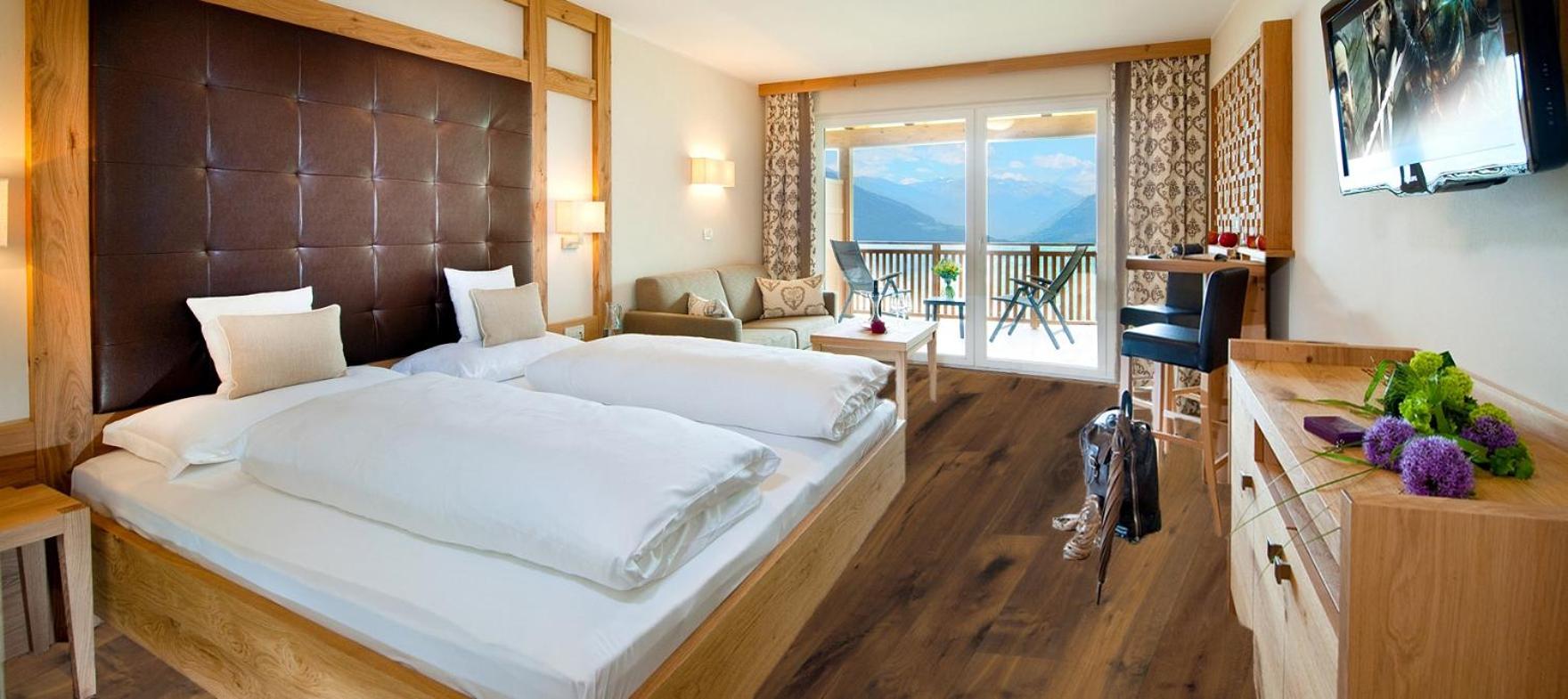 Deluxe Double Room with Balcony photo 1