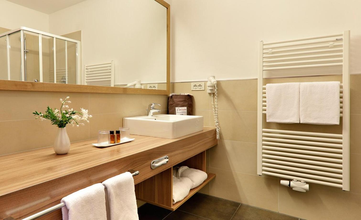 Deluxe Double Room with Balcony photo 2
