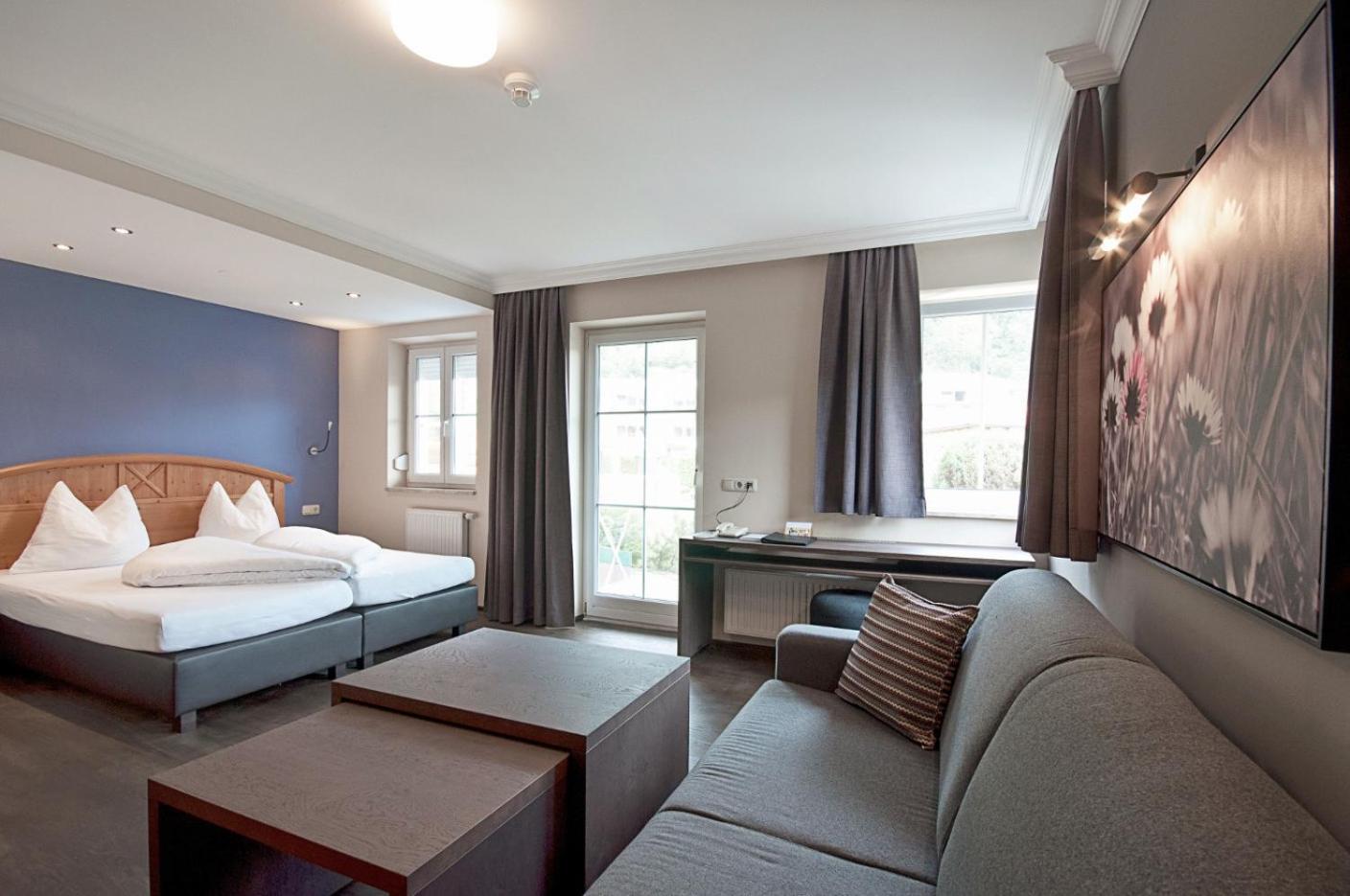 Deluxe Family Suite photo 3