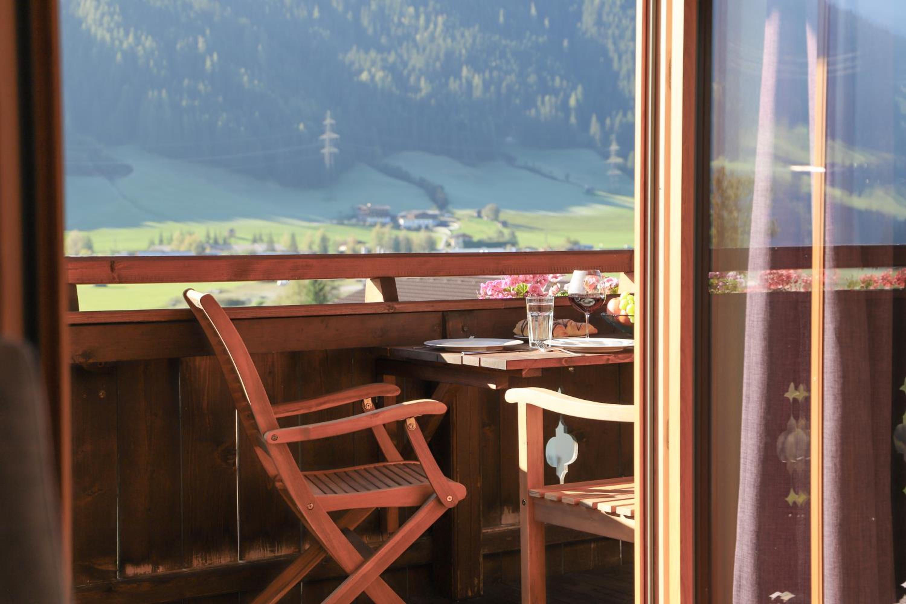 Apartment with View and Balcony photo 2