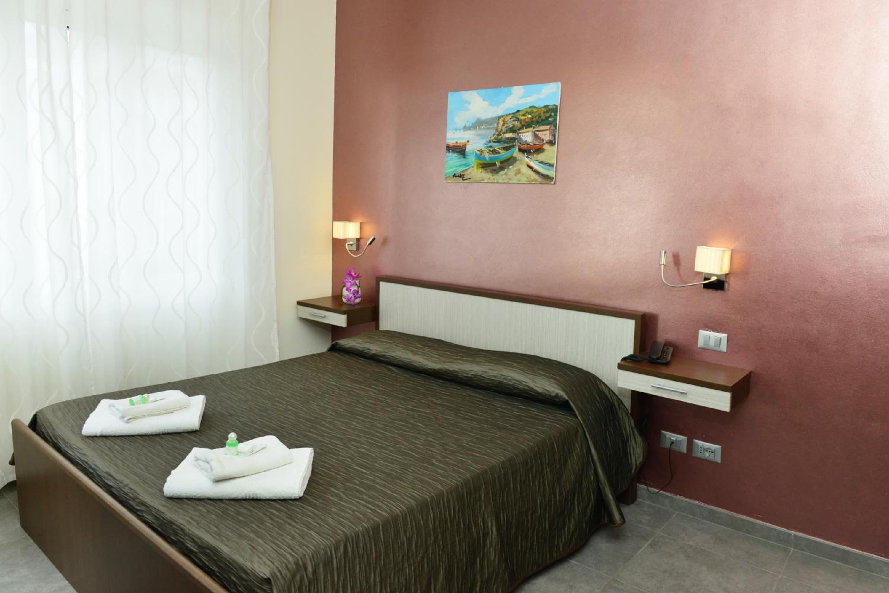 Double Room with Balcony and Sea View - Photo 7