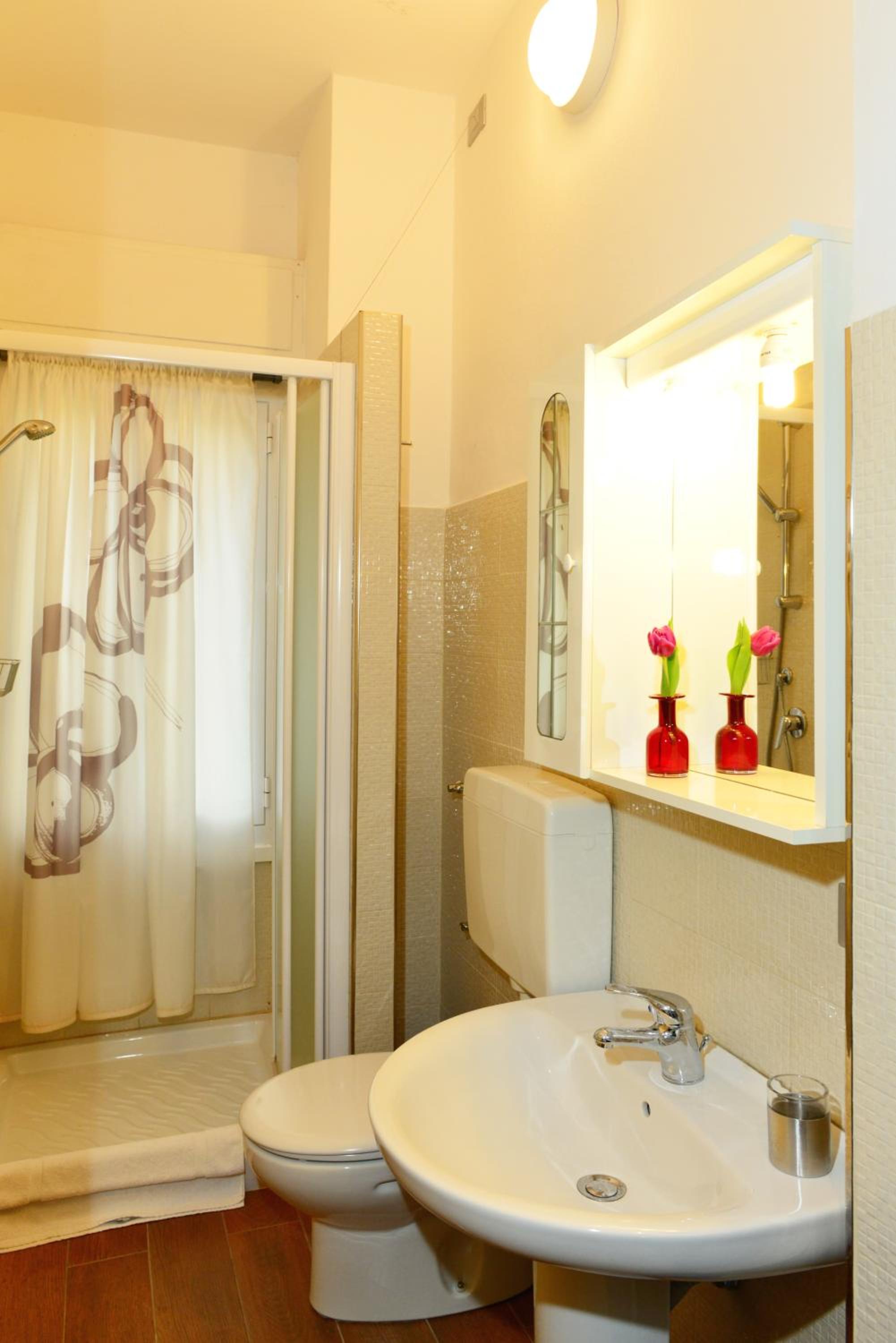 Double Room with Balcony and Sea View - Photo 22