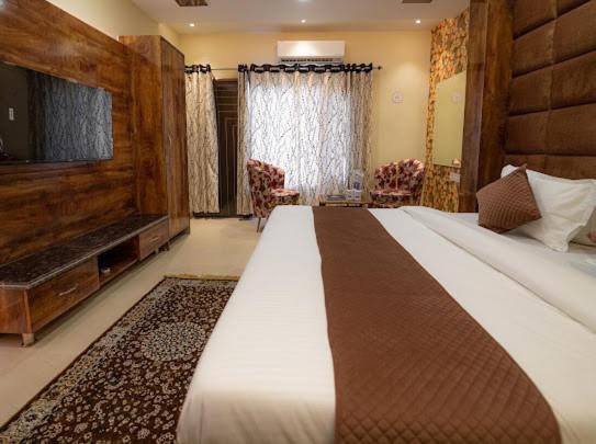 Deluxe Double Room with Balcony