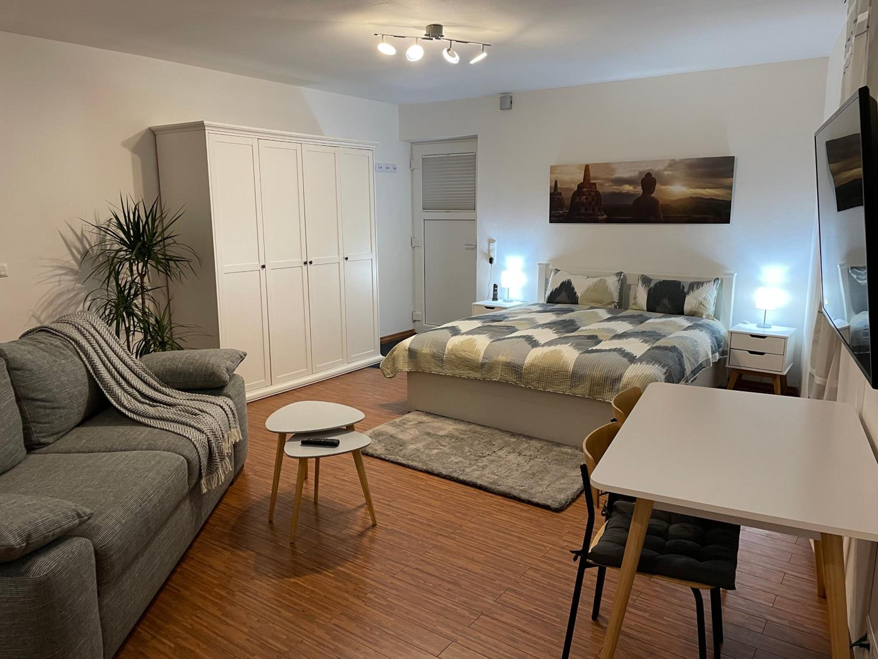 One-Bedroom Apartment photo 1