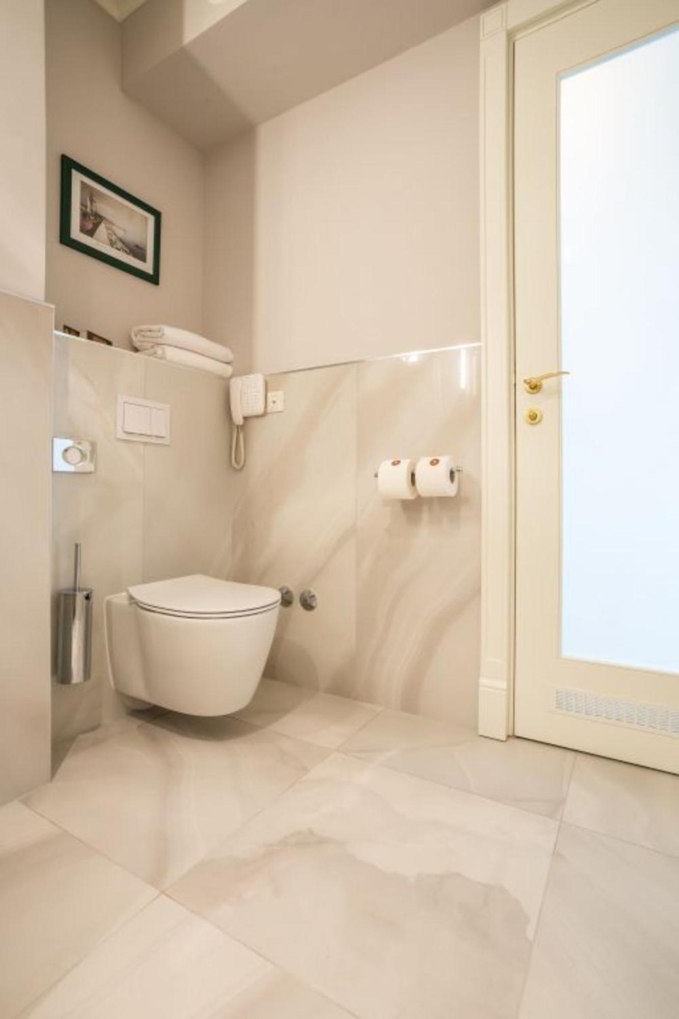 Superior Double or Twin Room with City View - Photo 2