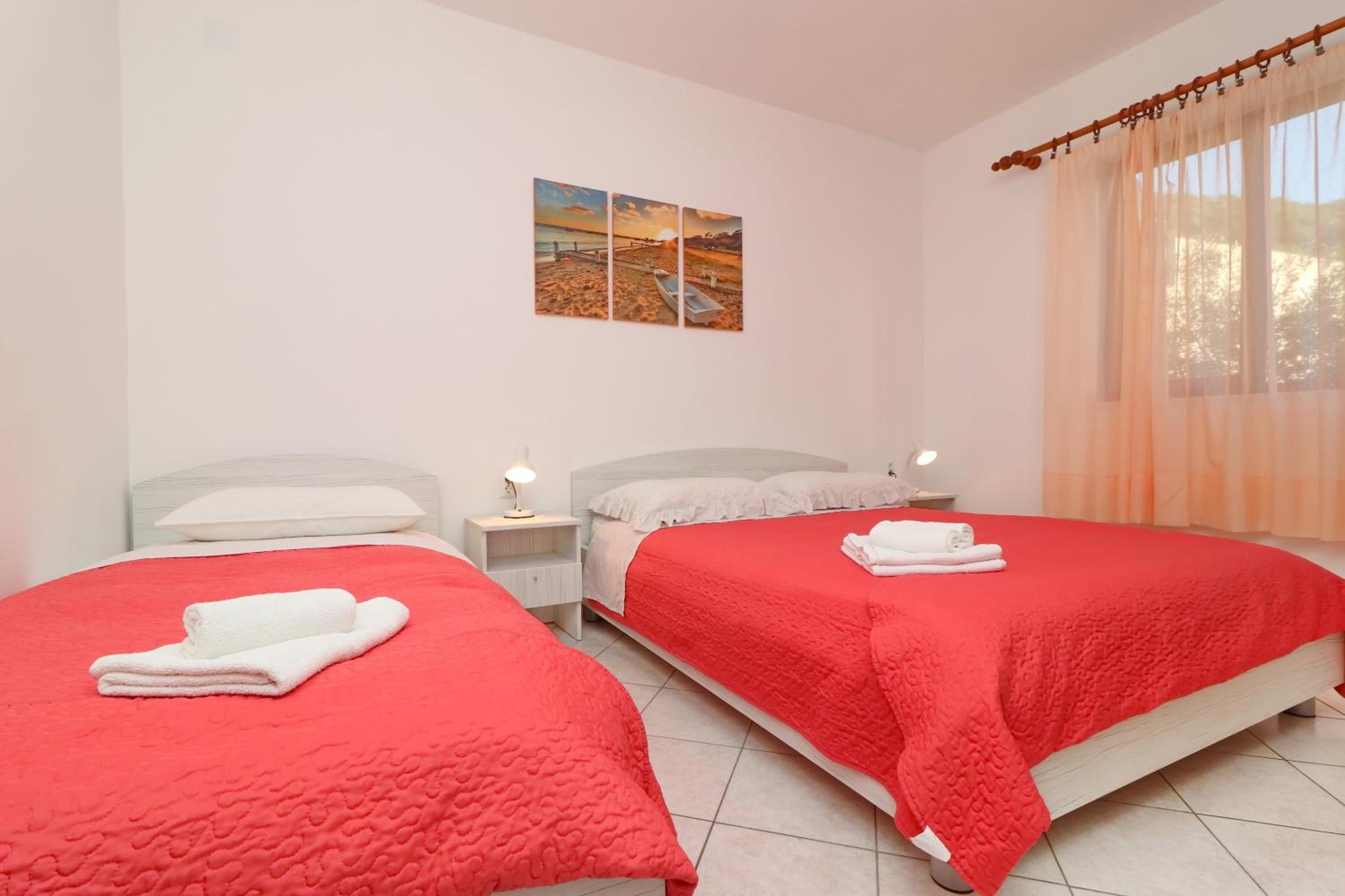 One Bedroom Apartment with Terrace and Sea View