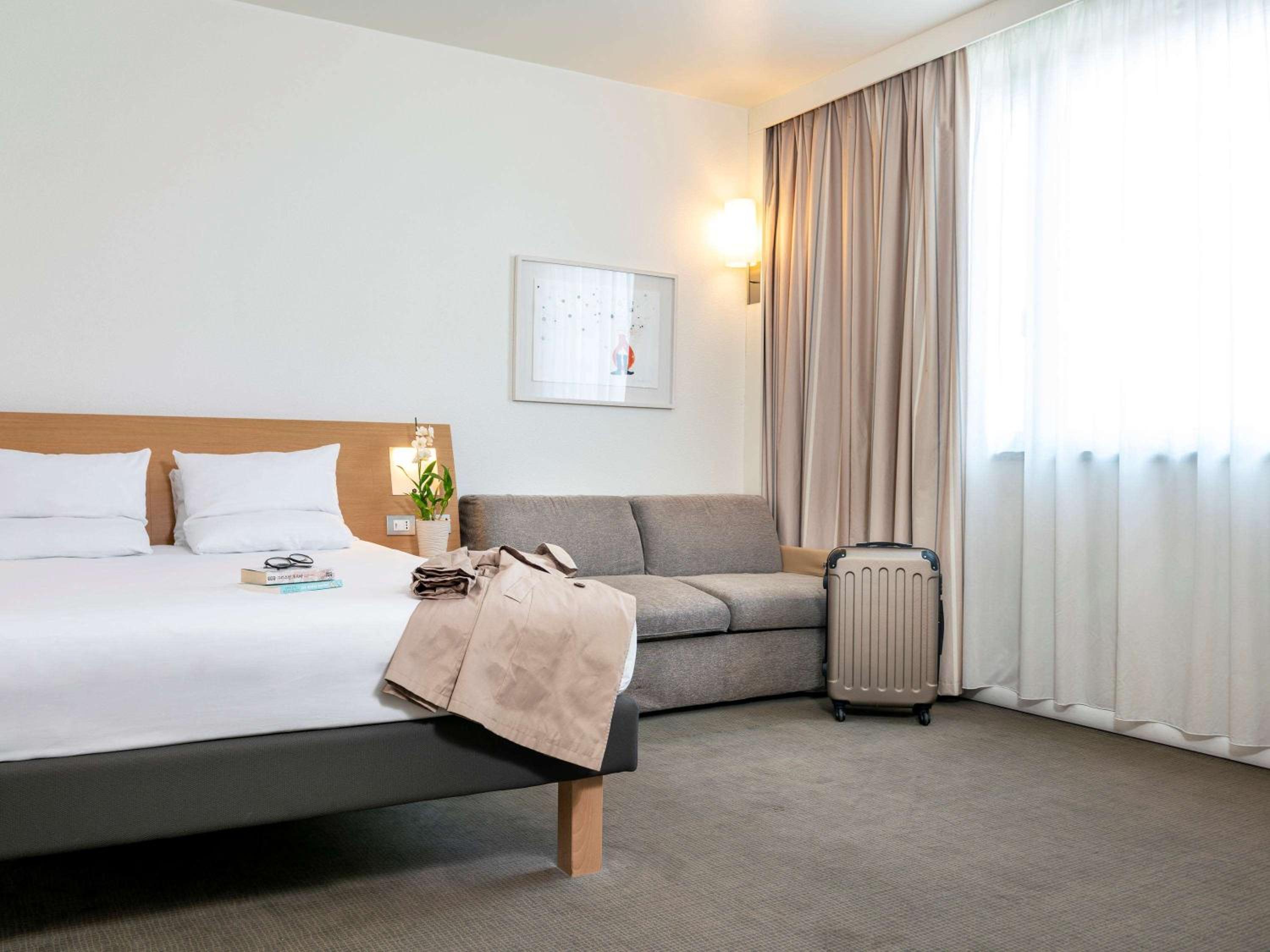 Superior Room with One Double and One Sofa Bed - Photo 2