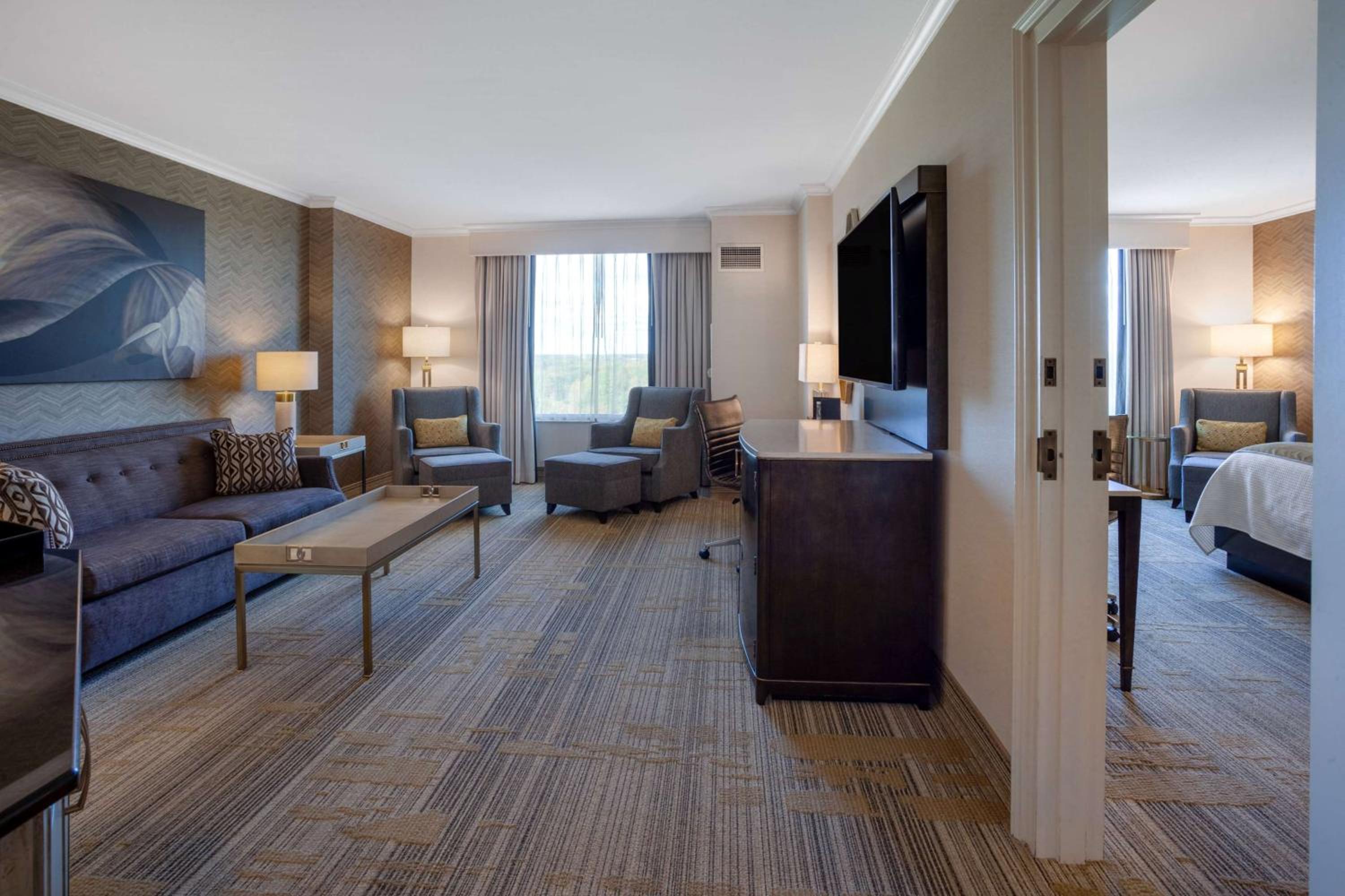 One-Bedroom King Suite - Non-Smoking