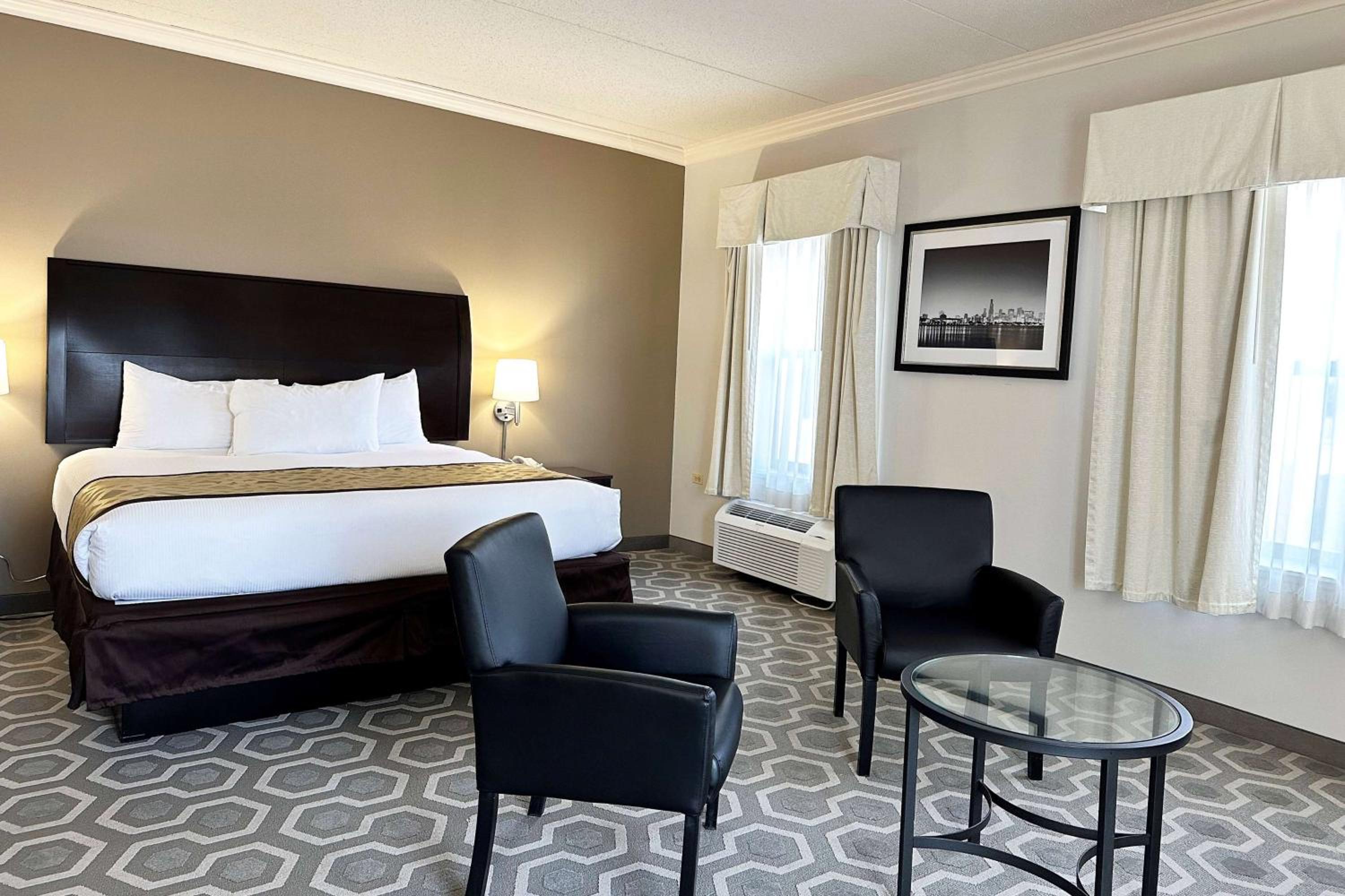 Deluxe King Room - Non-Smoking - Photo 2