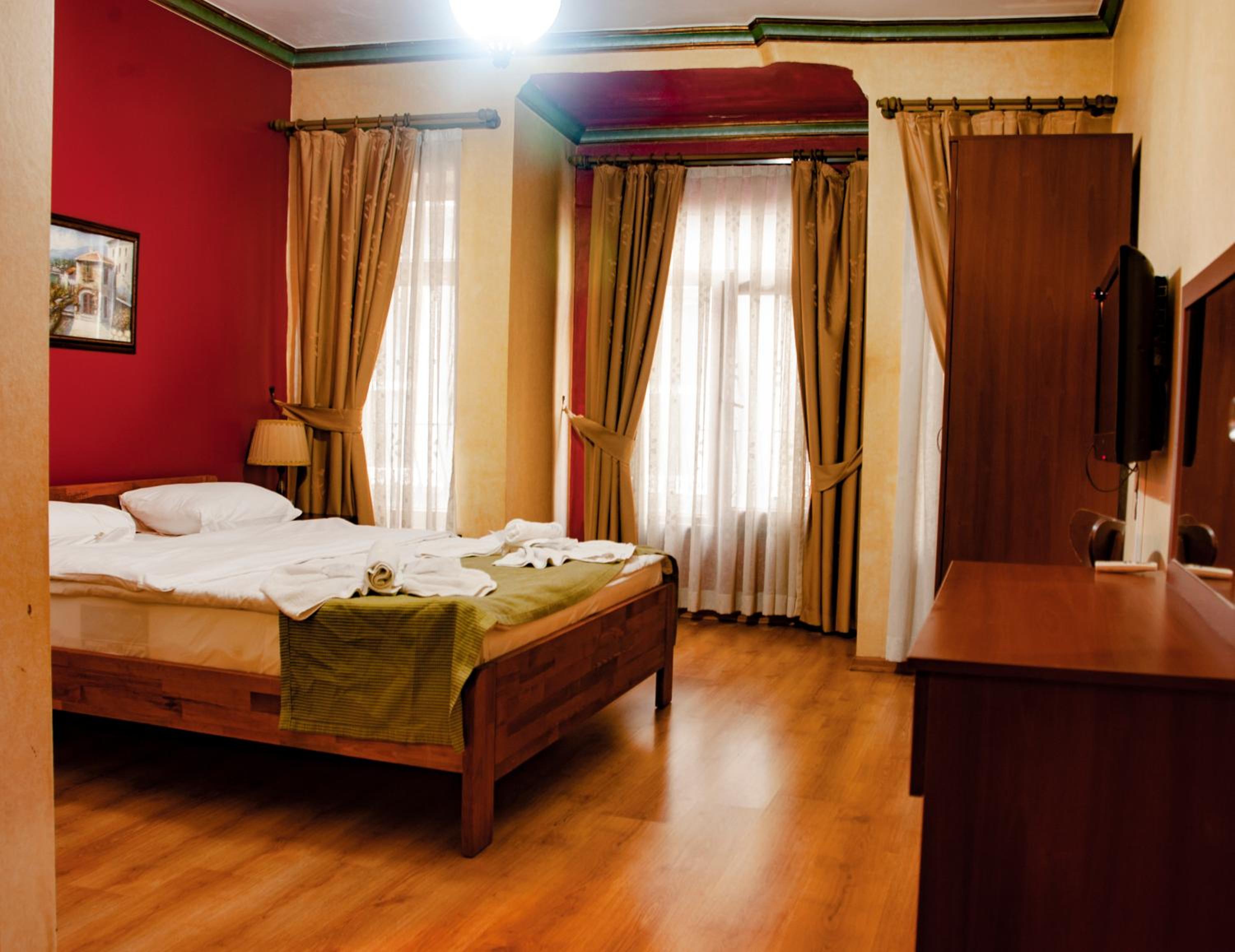 Standard Double Room photo 2