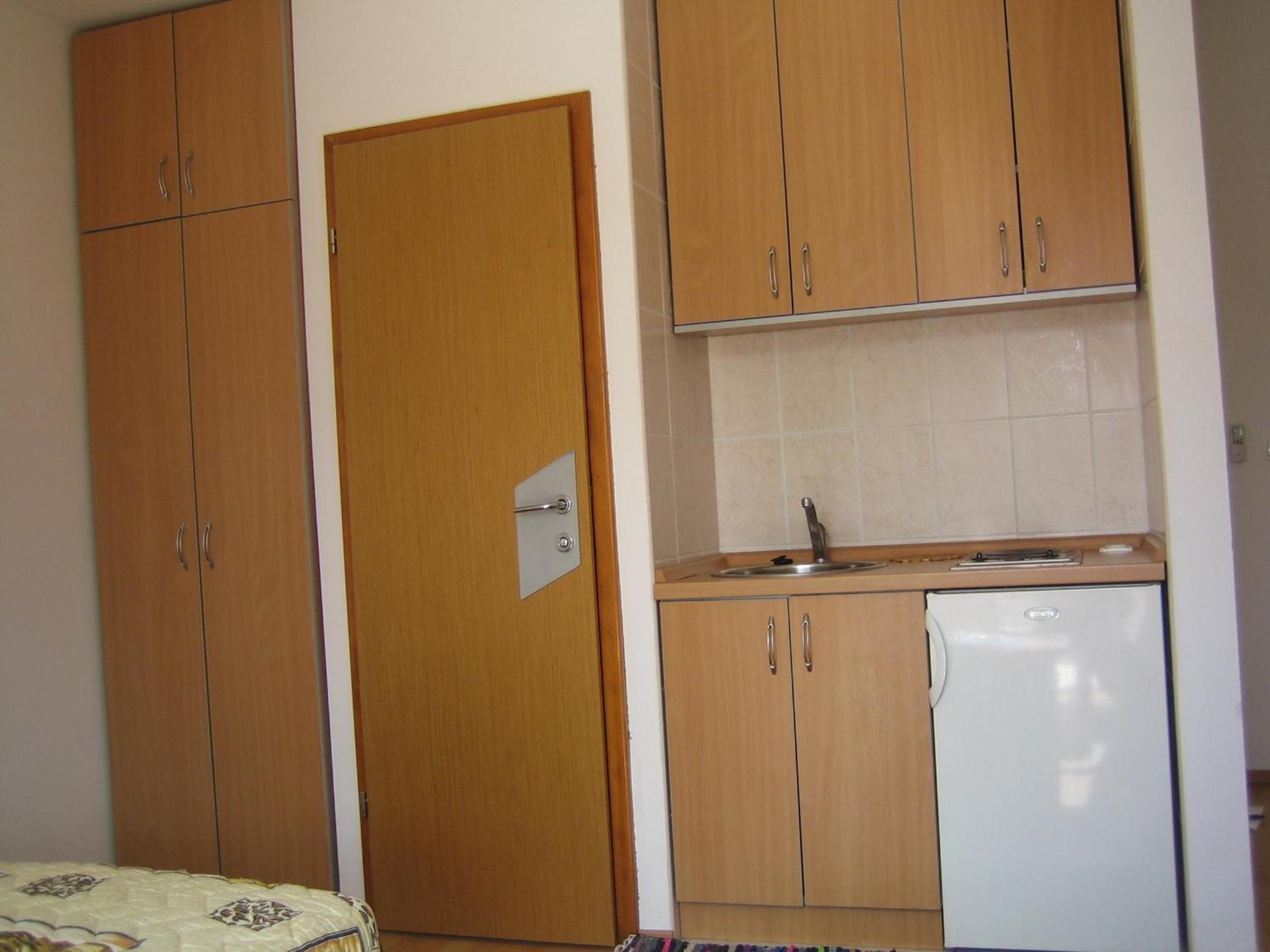 Studio with Balcony - Photo 12