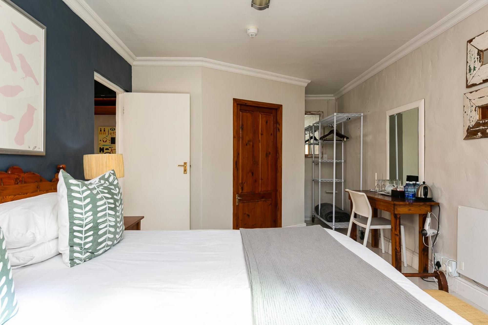 Family Room - Photo 2