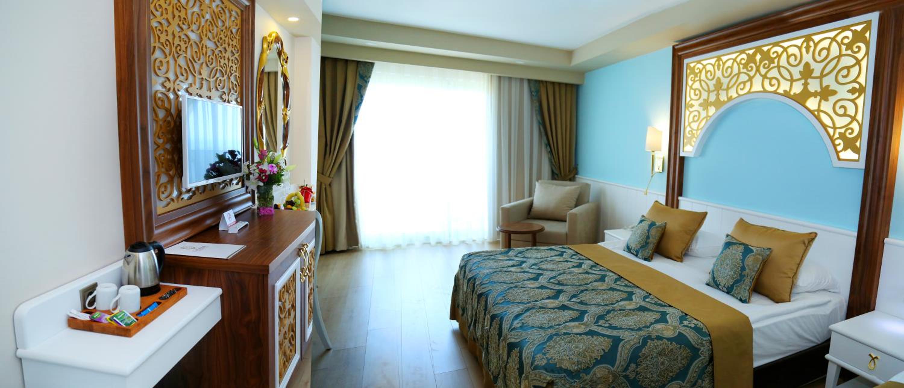 Deluxe Triple Room with Sea View photo 2