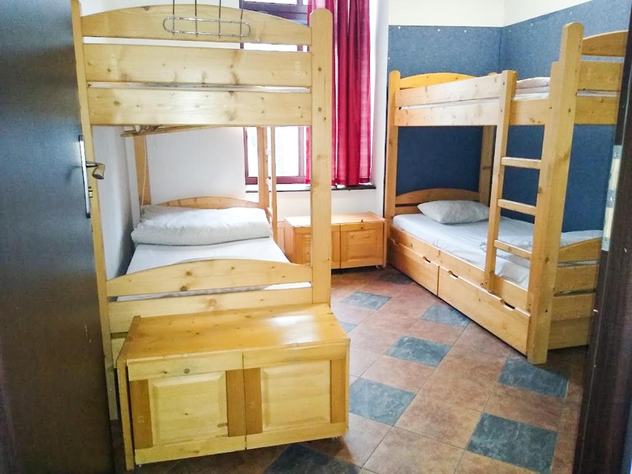 Mixed Dormitory Room photo 2