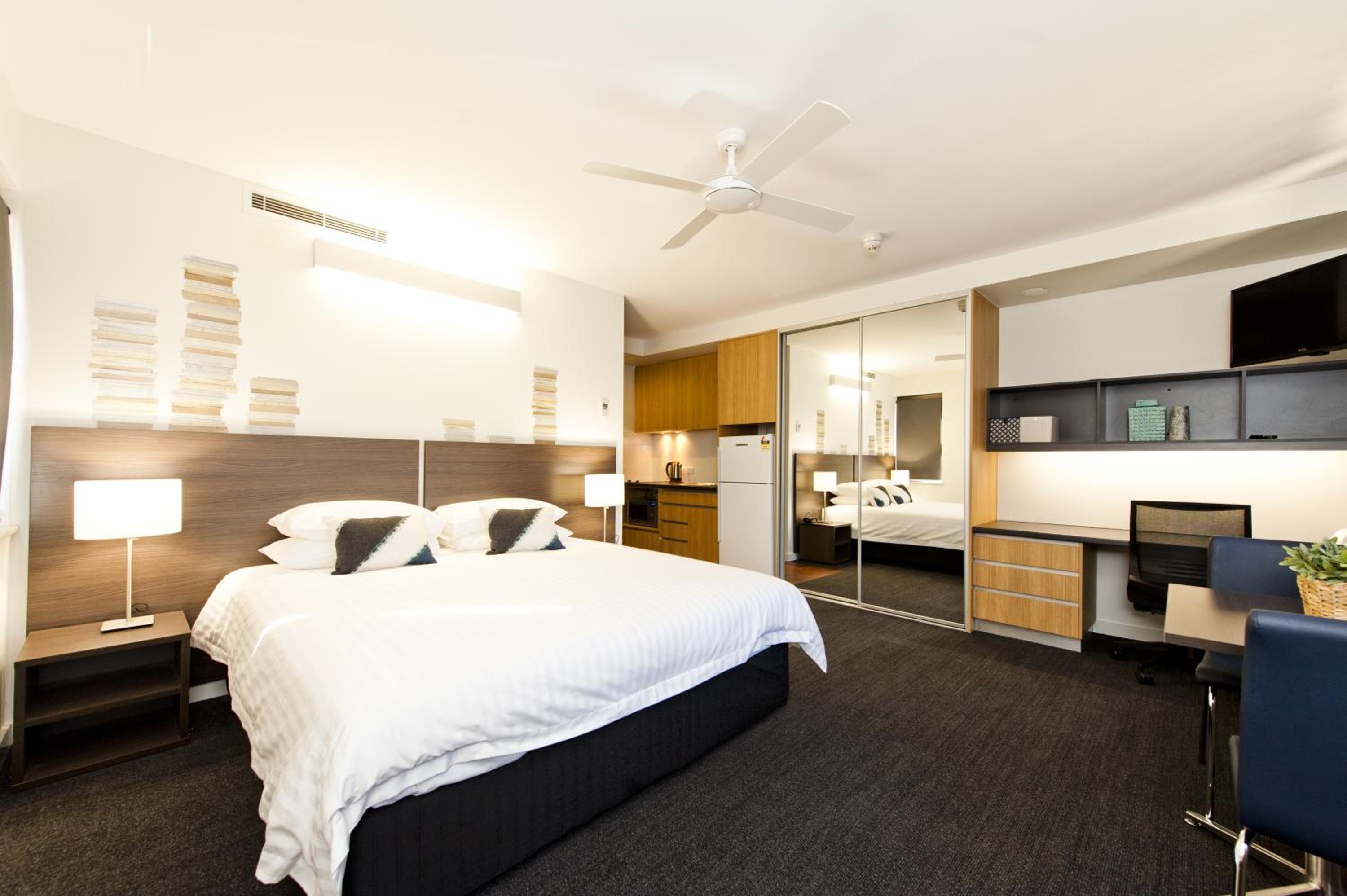 Studio Apartment photo 2