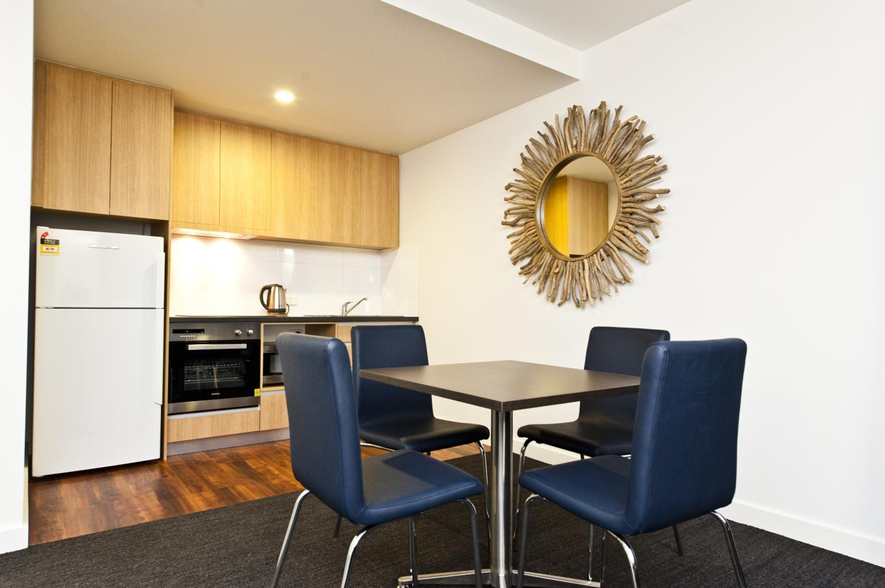 One-Bedroom Apartment photo 2