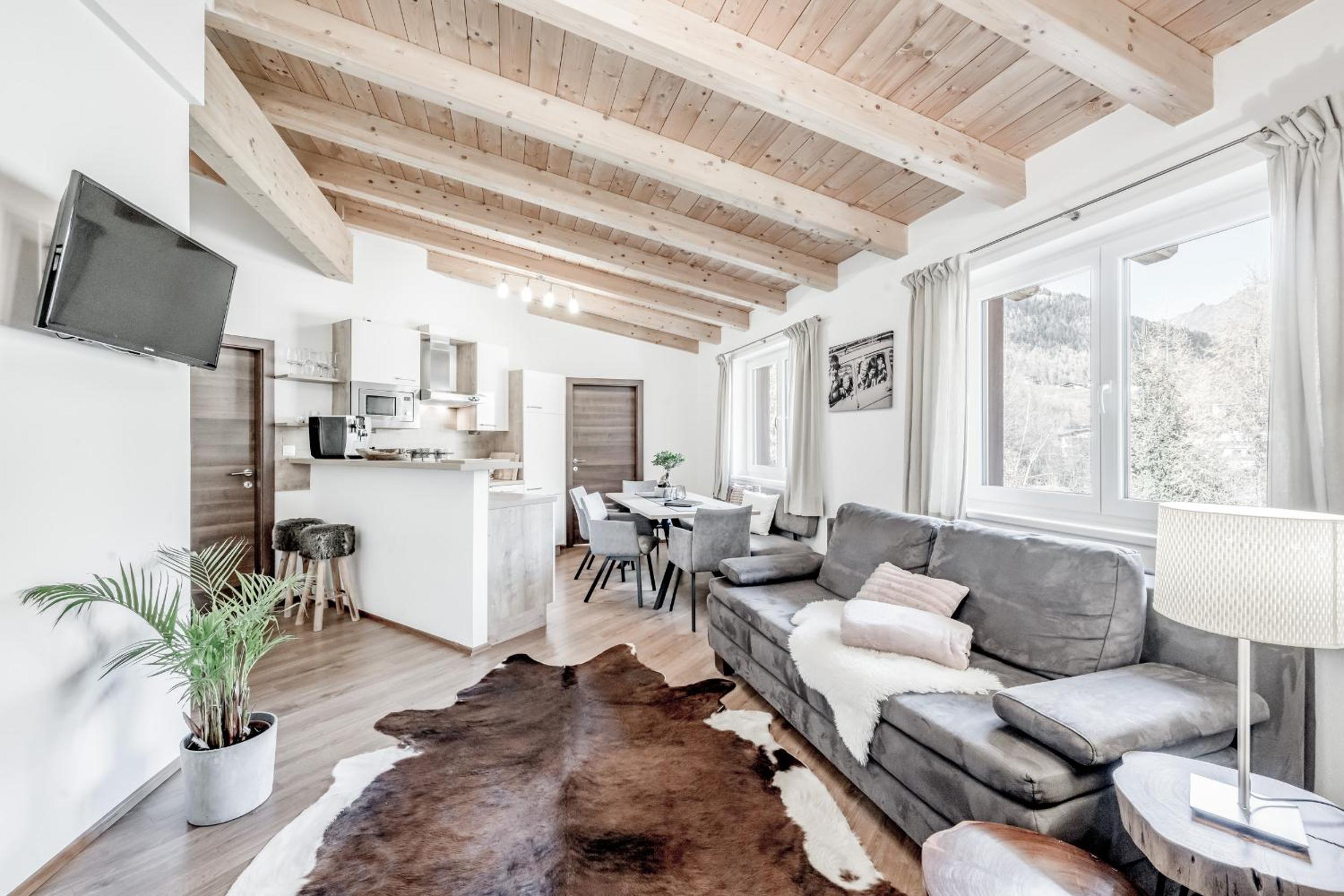 Three-Bedroom Apartment with Balcony