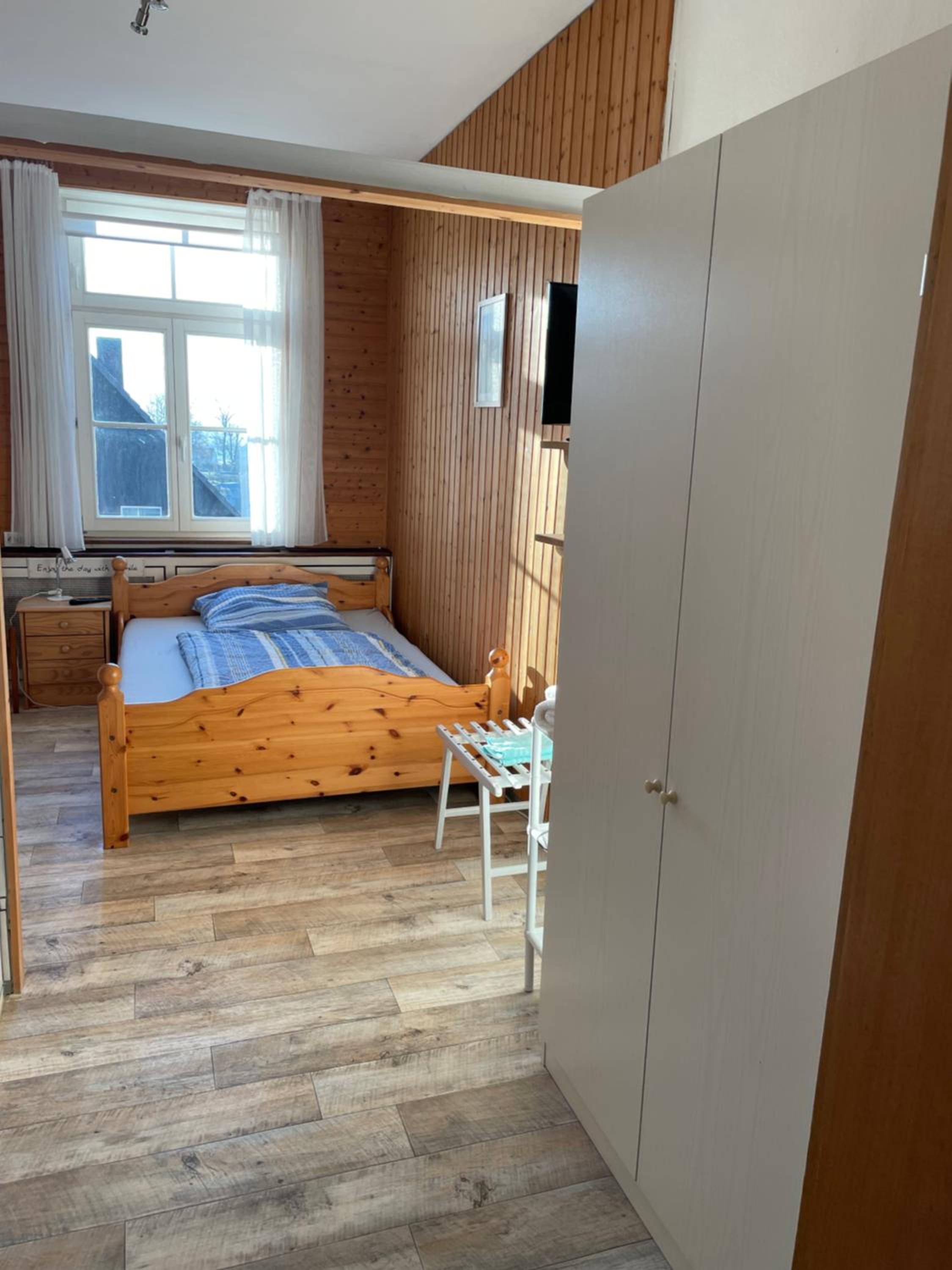 Single Room with Bathroom photo 1