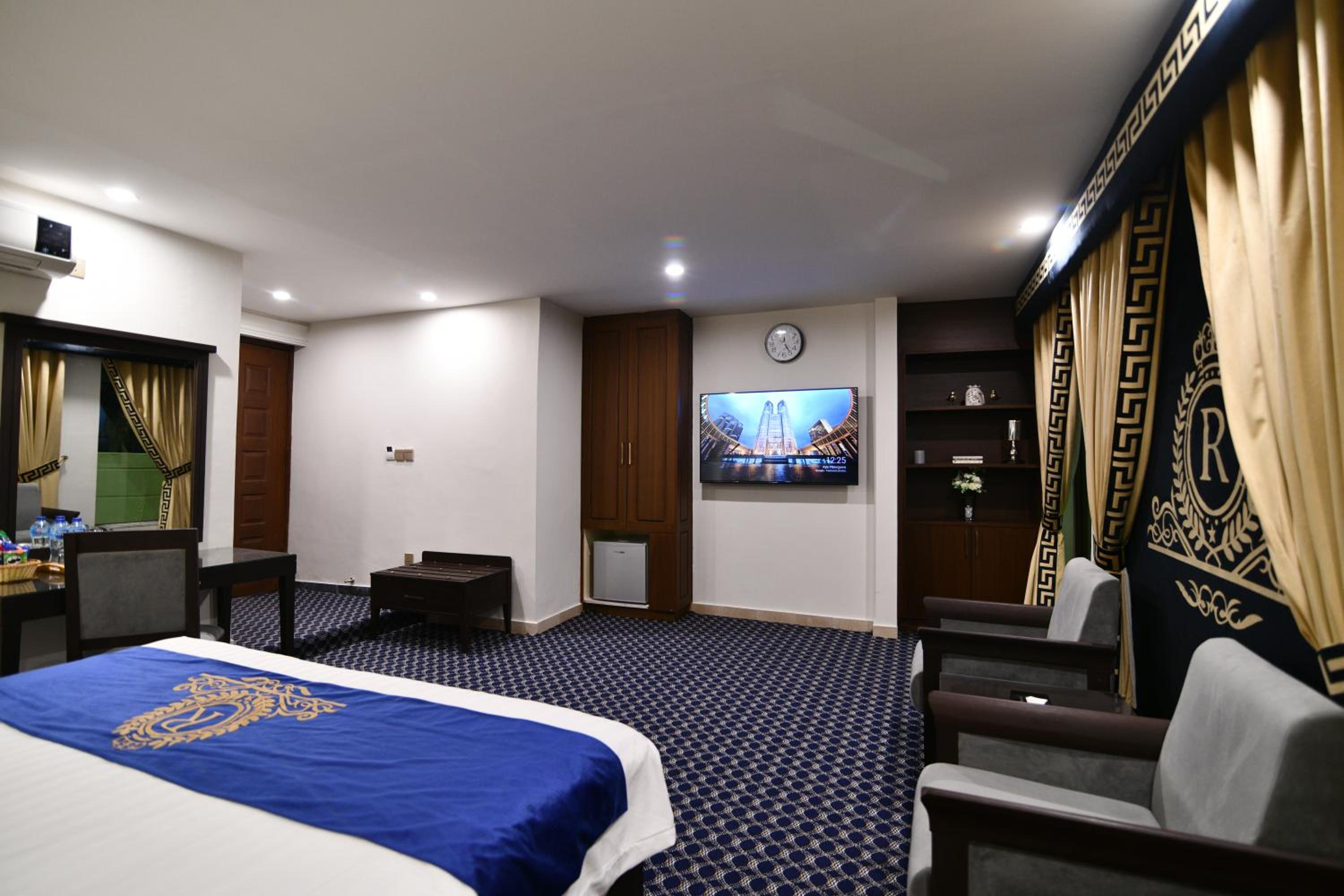 Superior King Room