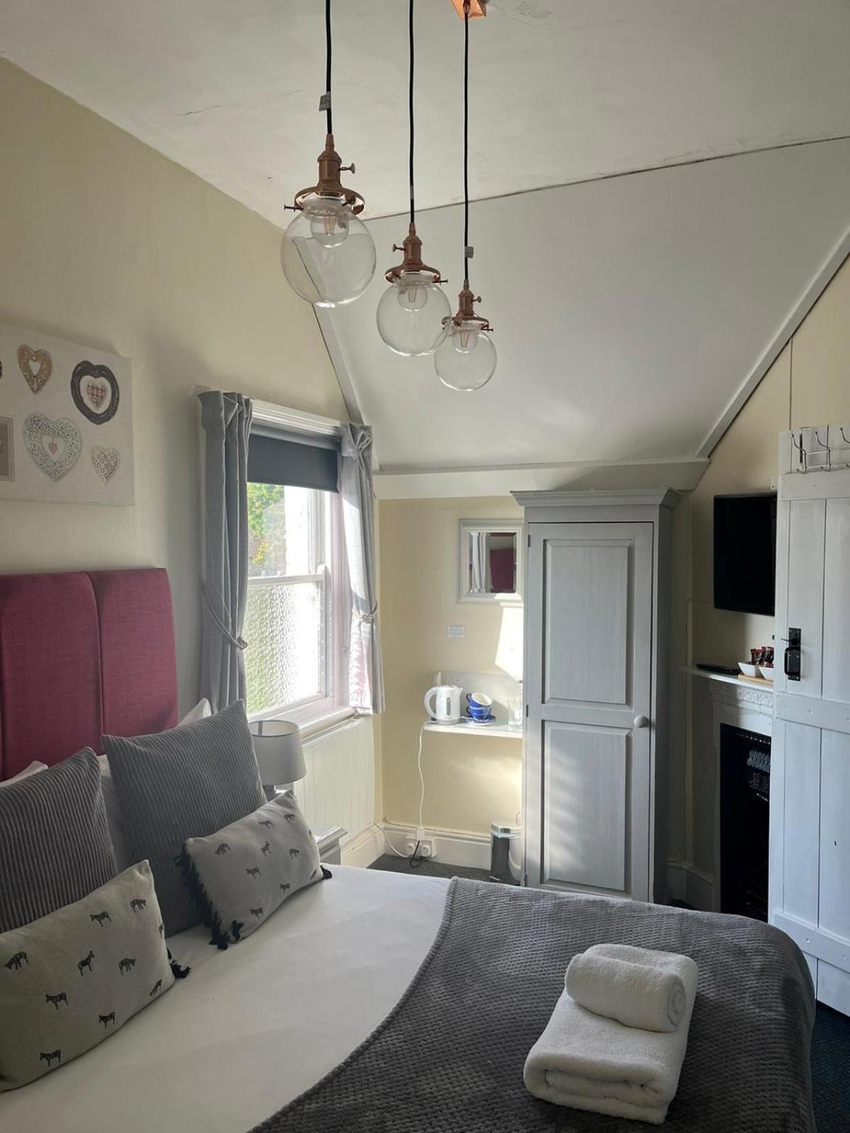 Double Room with Private Bathroom photo 2