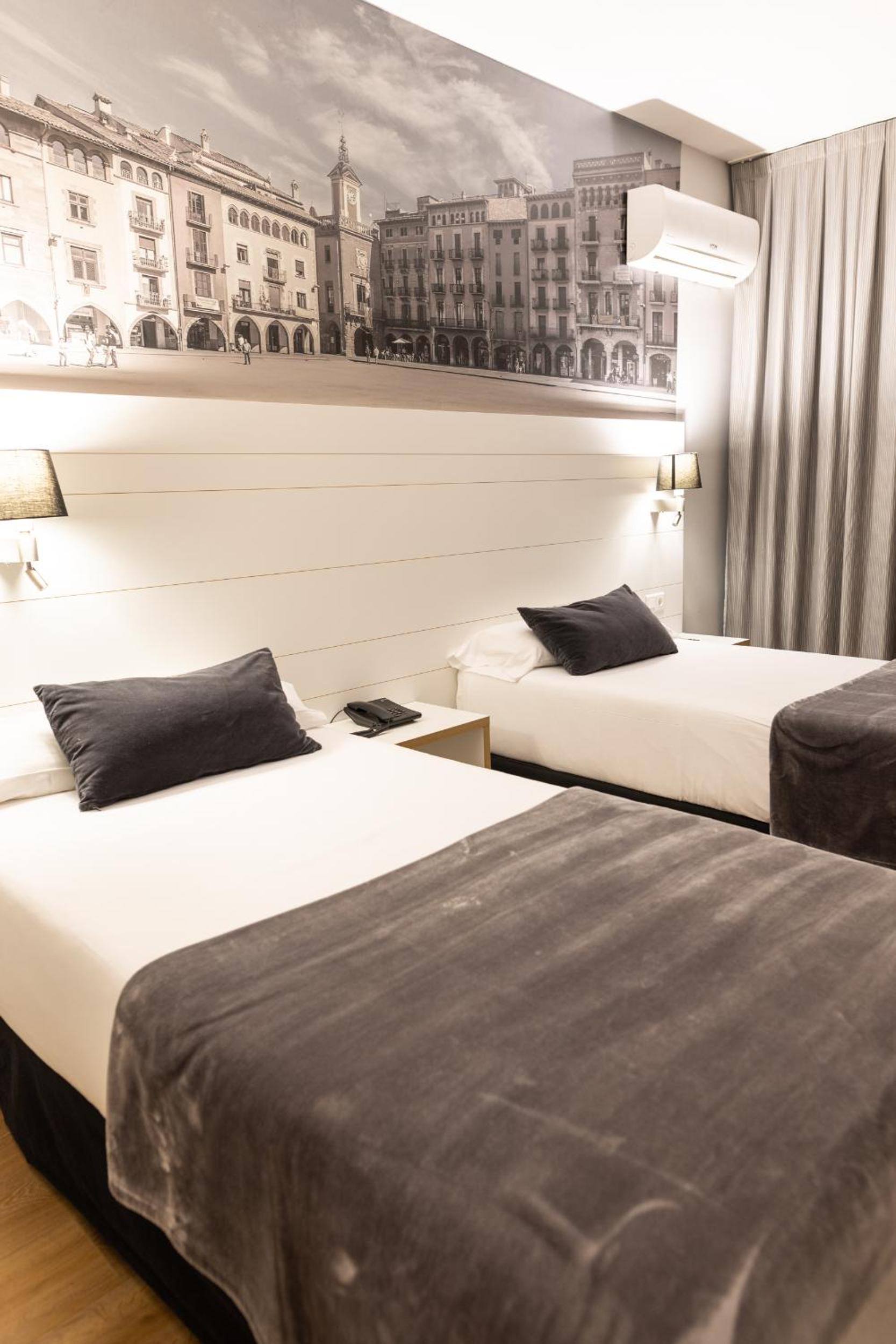 Standard Double Room - Photo 4