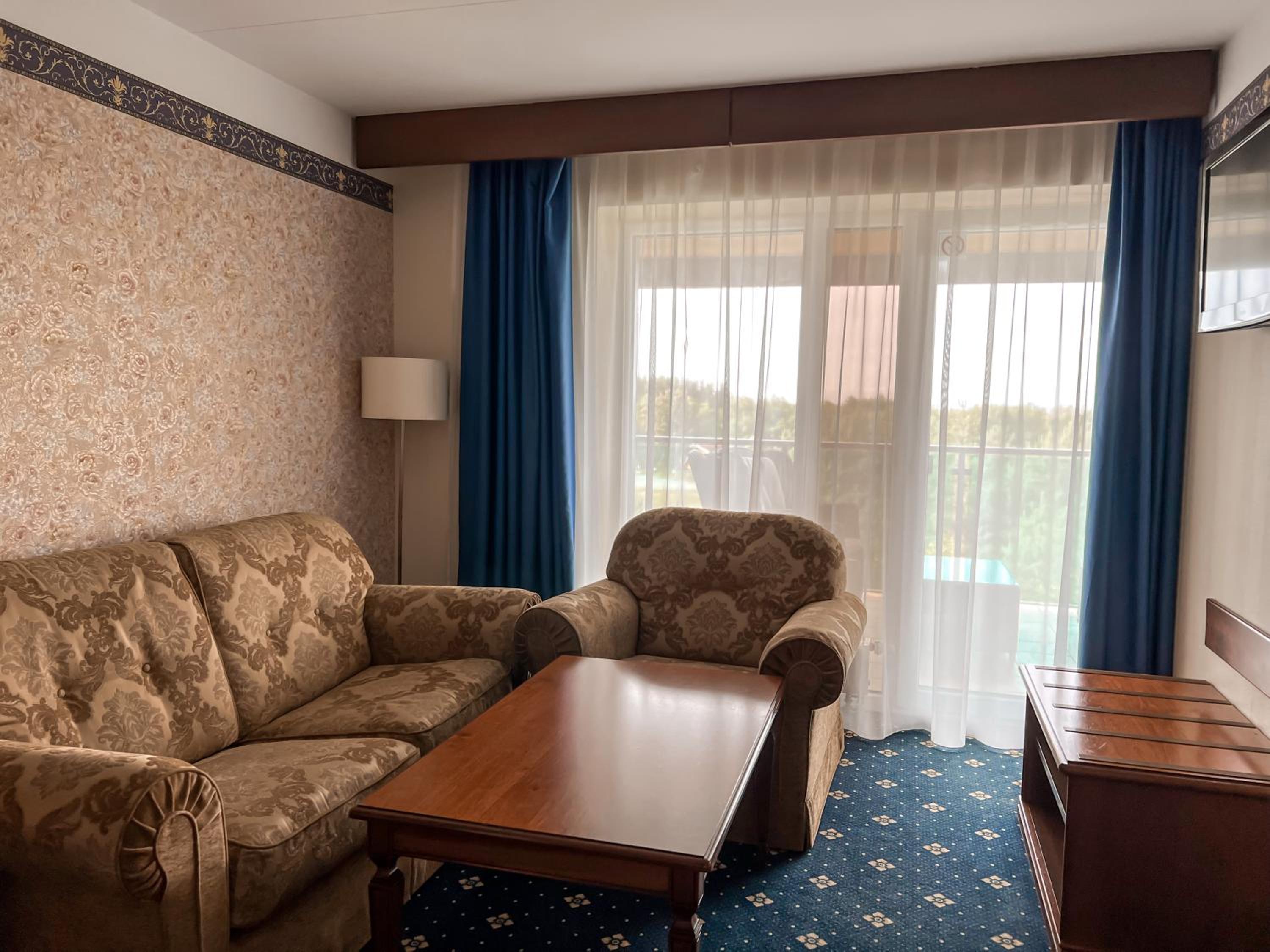 Suite - Photo 3