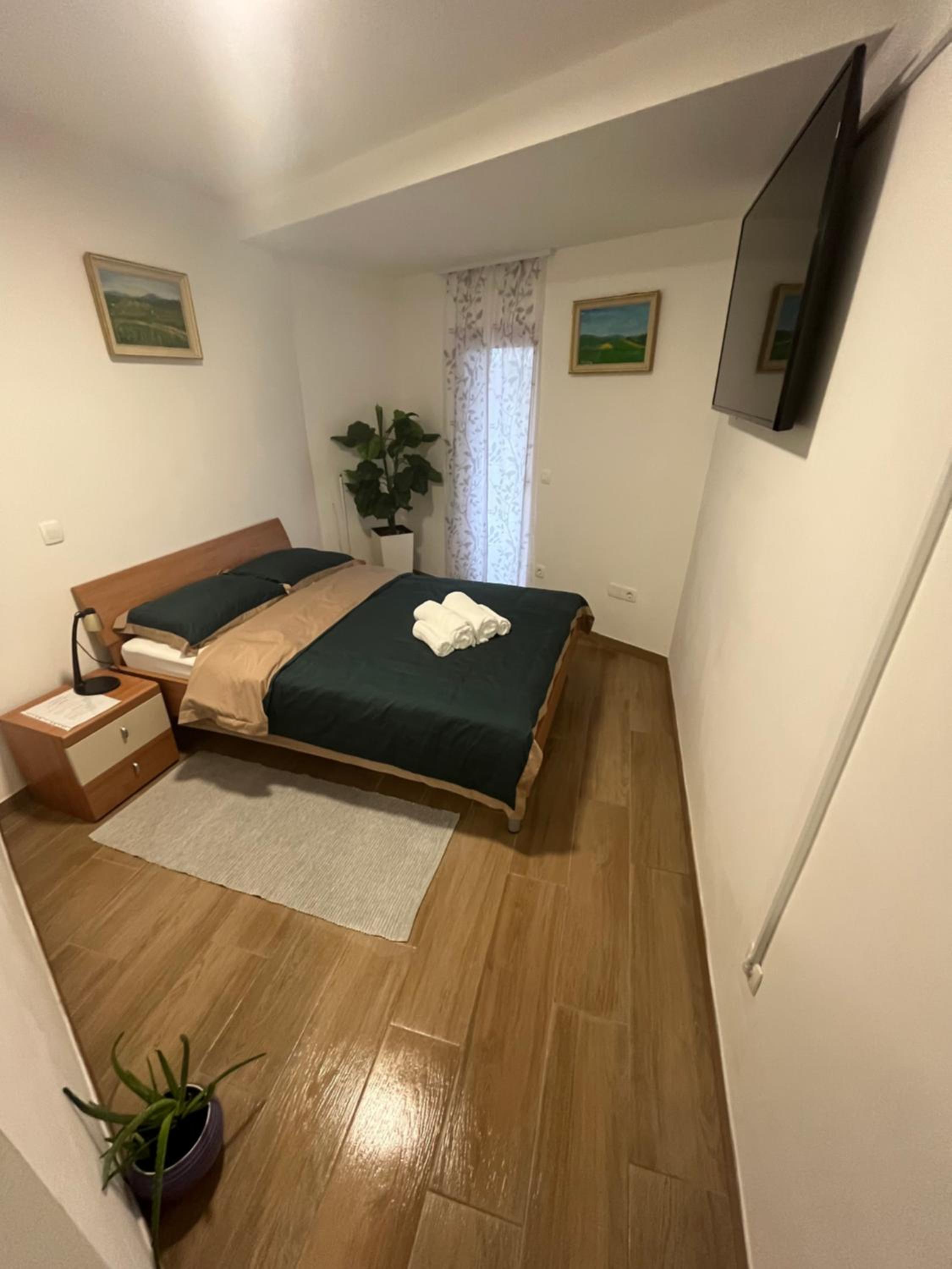 Deluxe Double Room with Balcony - Photo 1