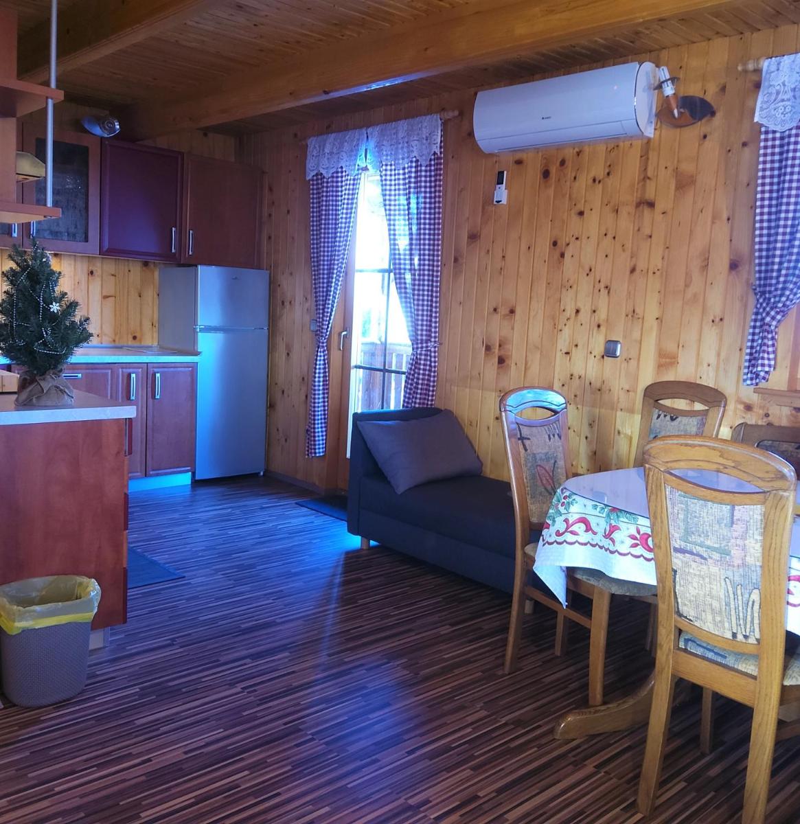 Apartment - Split Level - Photo 12