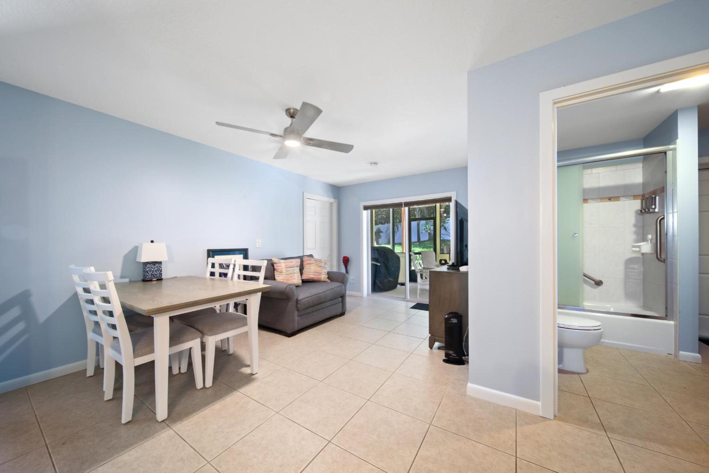 Three-Bedroom House photo 3