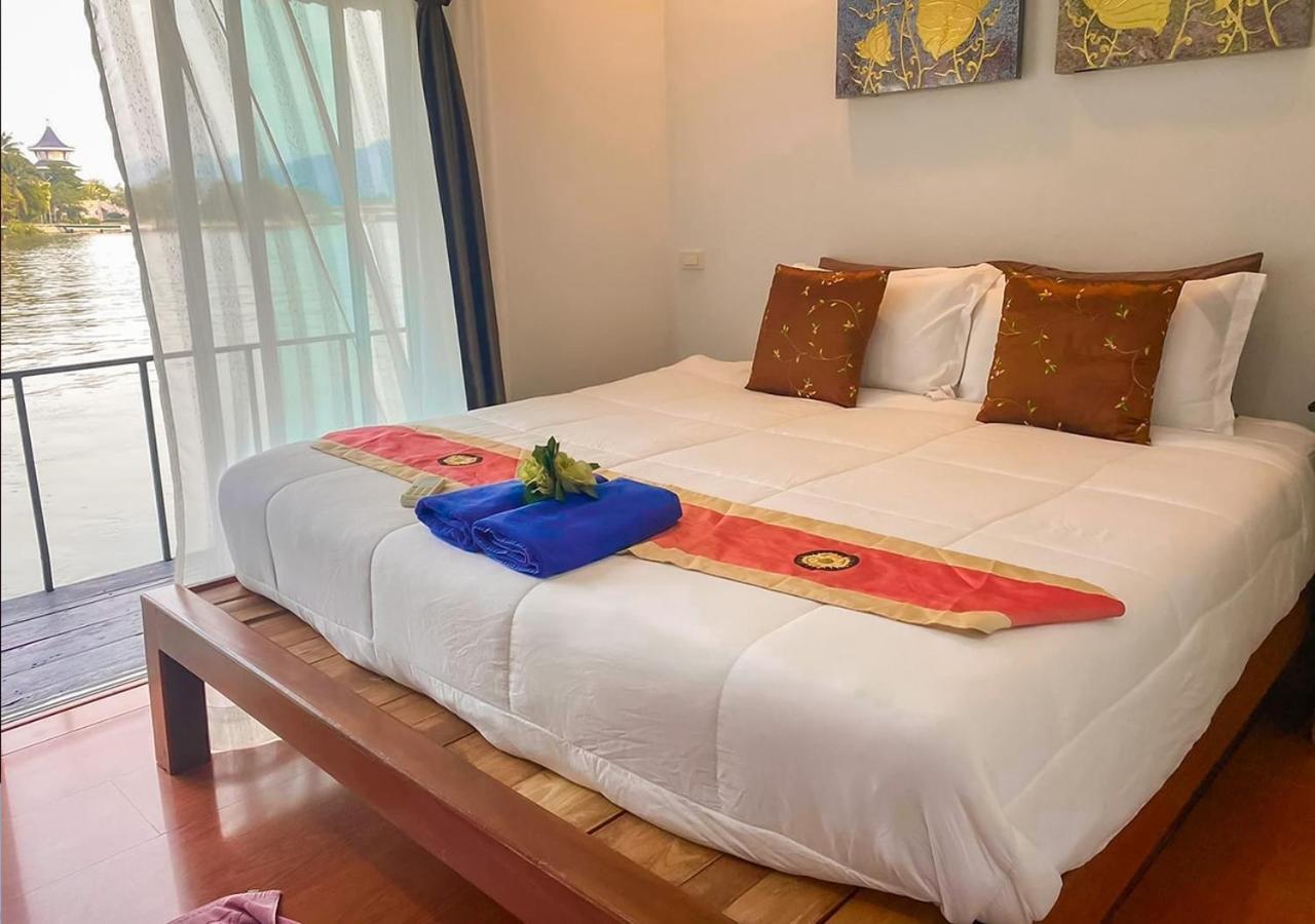 Superior Double Room with River View - Photo 4