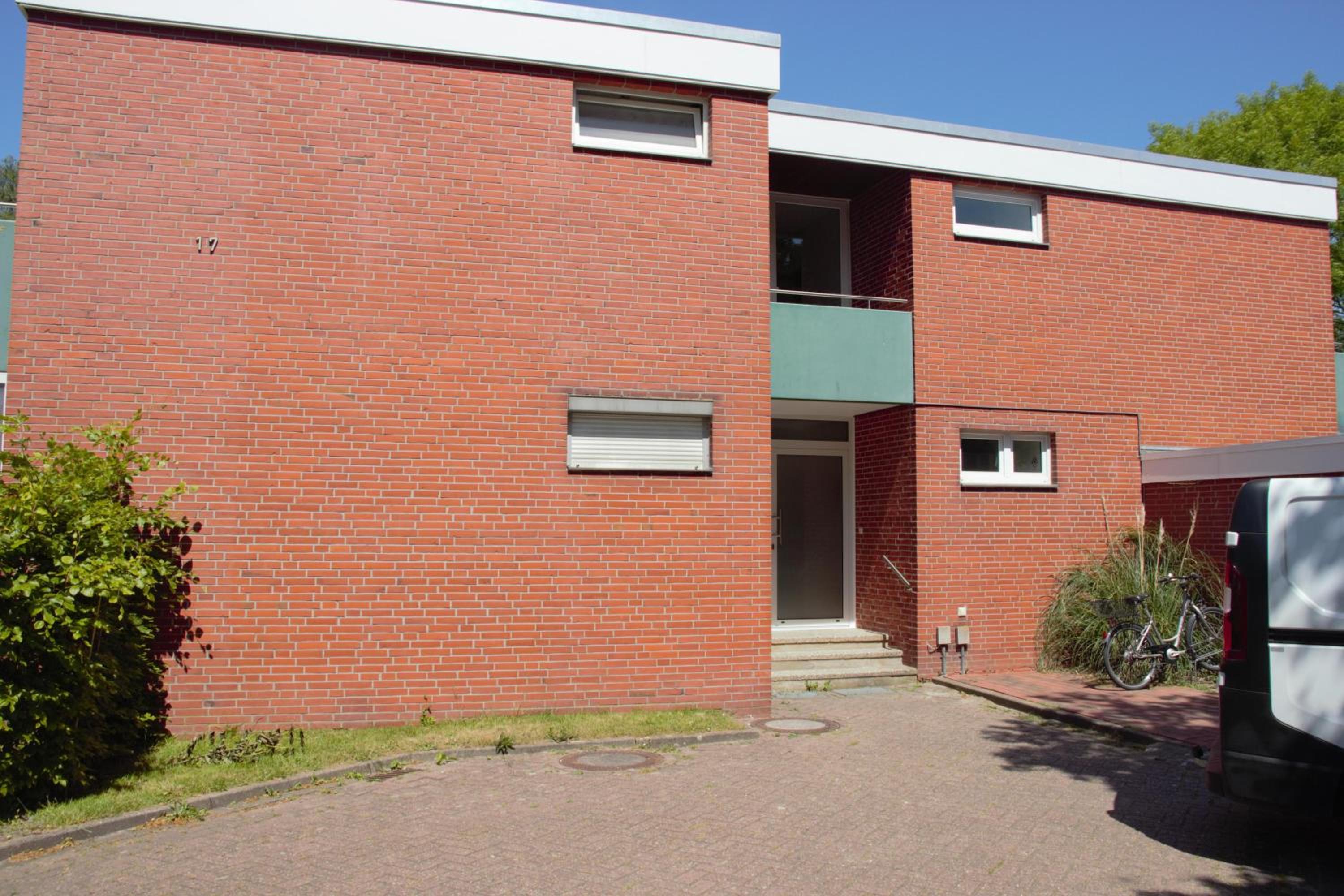 Apartment with Balcony photo 2